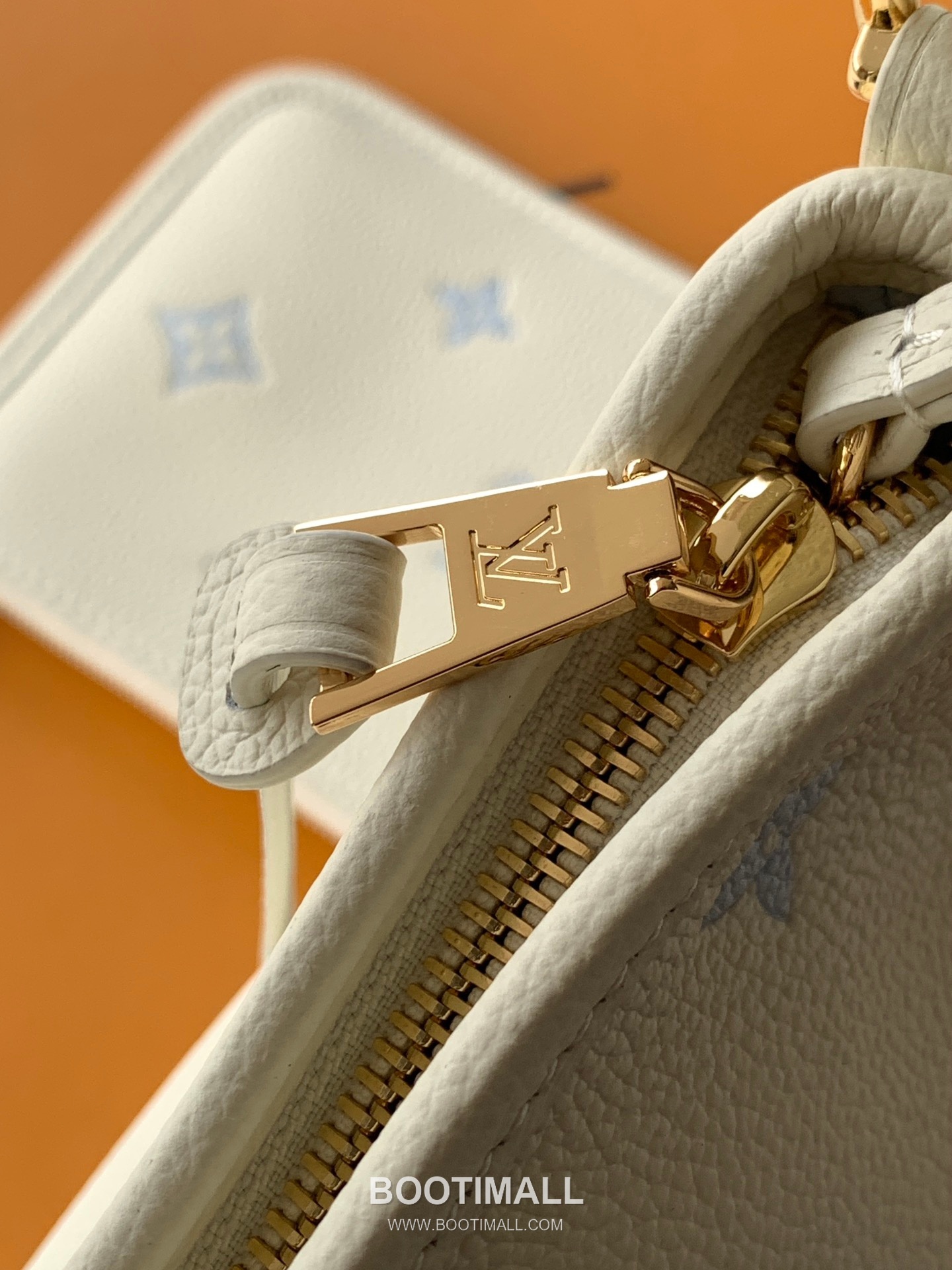 Louis Vuitton CarryAll PM Monogram Empreinte Calfskin Leather Hobo Tote Bag with Tag Strap Detail 루이비통 캐리올 PM 모노그램 앙프렝뜨 카프스킨 레더 호보 토트백 M27573 29cm 8