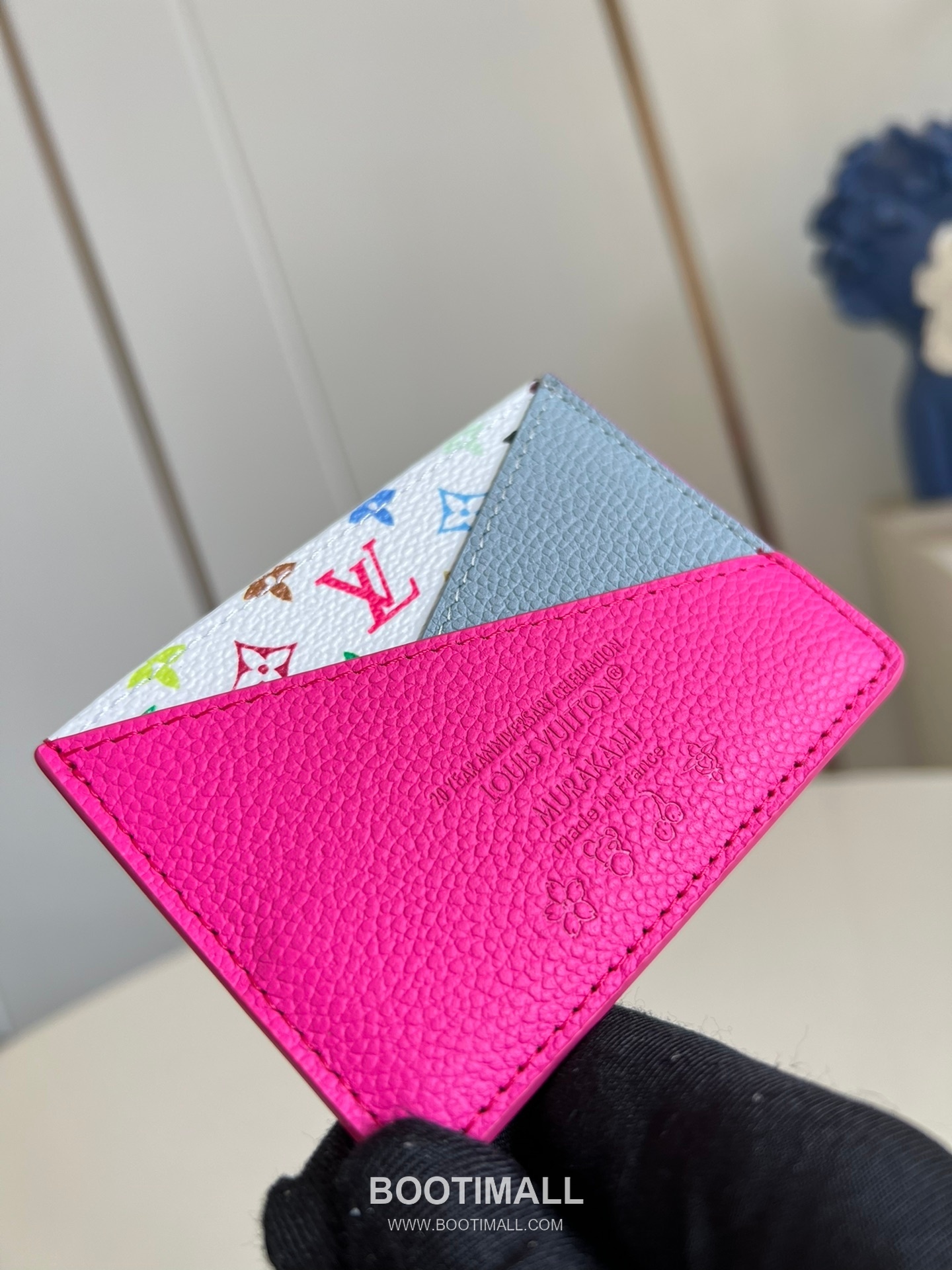 Louis Vuitton x Takashi Murakami Criss-Cross Calfskin Leather Card Holder with Monogram Canvas Detail 루이비통 x 무라카미 다카시 크리스크로스 카프스킨 레더 카드홀더 M14091 10cm 2
