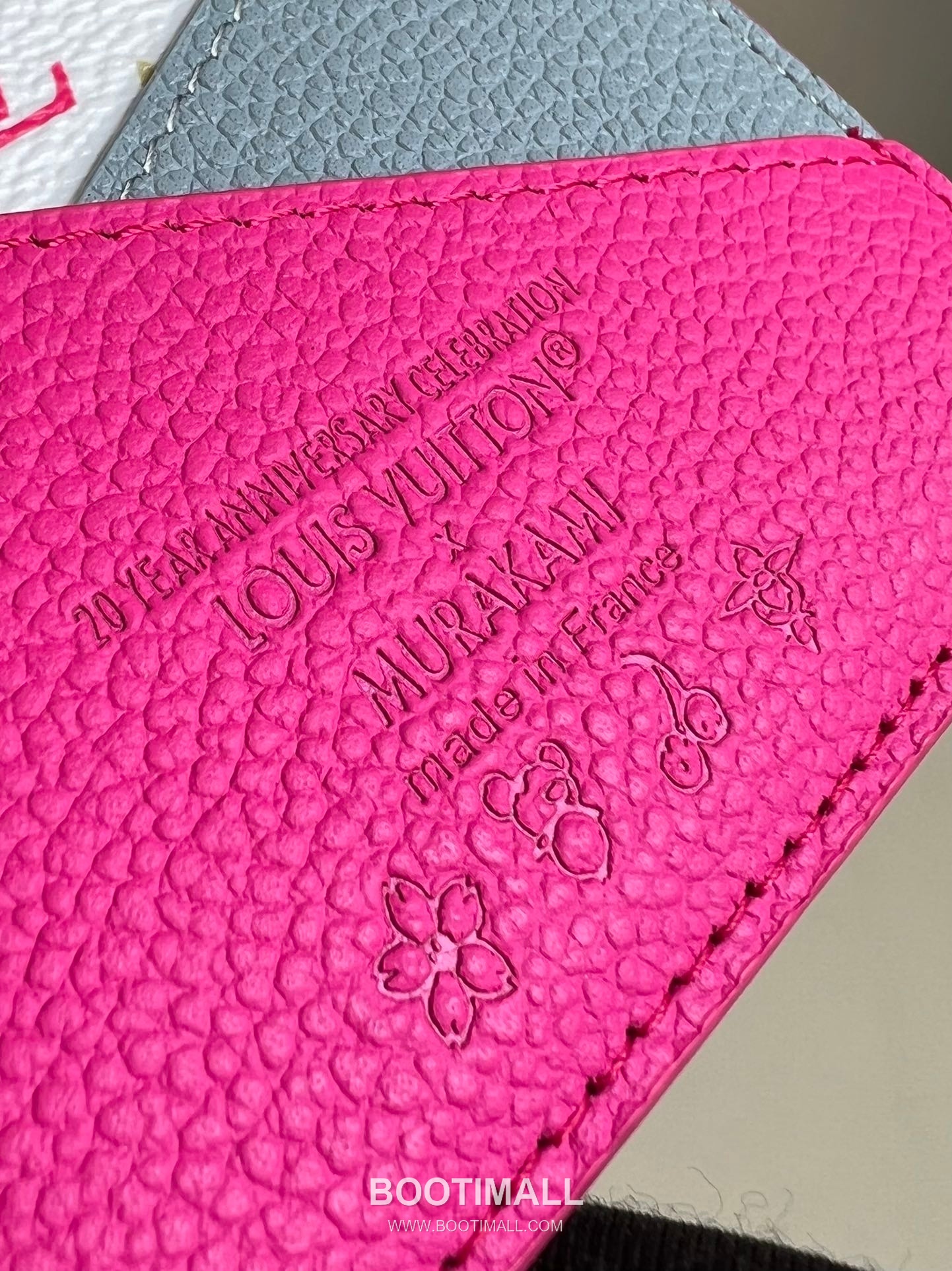 Louis Vuitton x Takashi Murakami Criss-Cross Calfskin Leather Card Holder with Monogram Canvas Detail 루이비통 x 무라카미 다카시 크리스크로스 카프스킨 레더 카드홀더 M14091 10cm 3