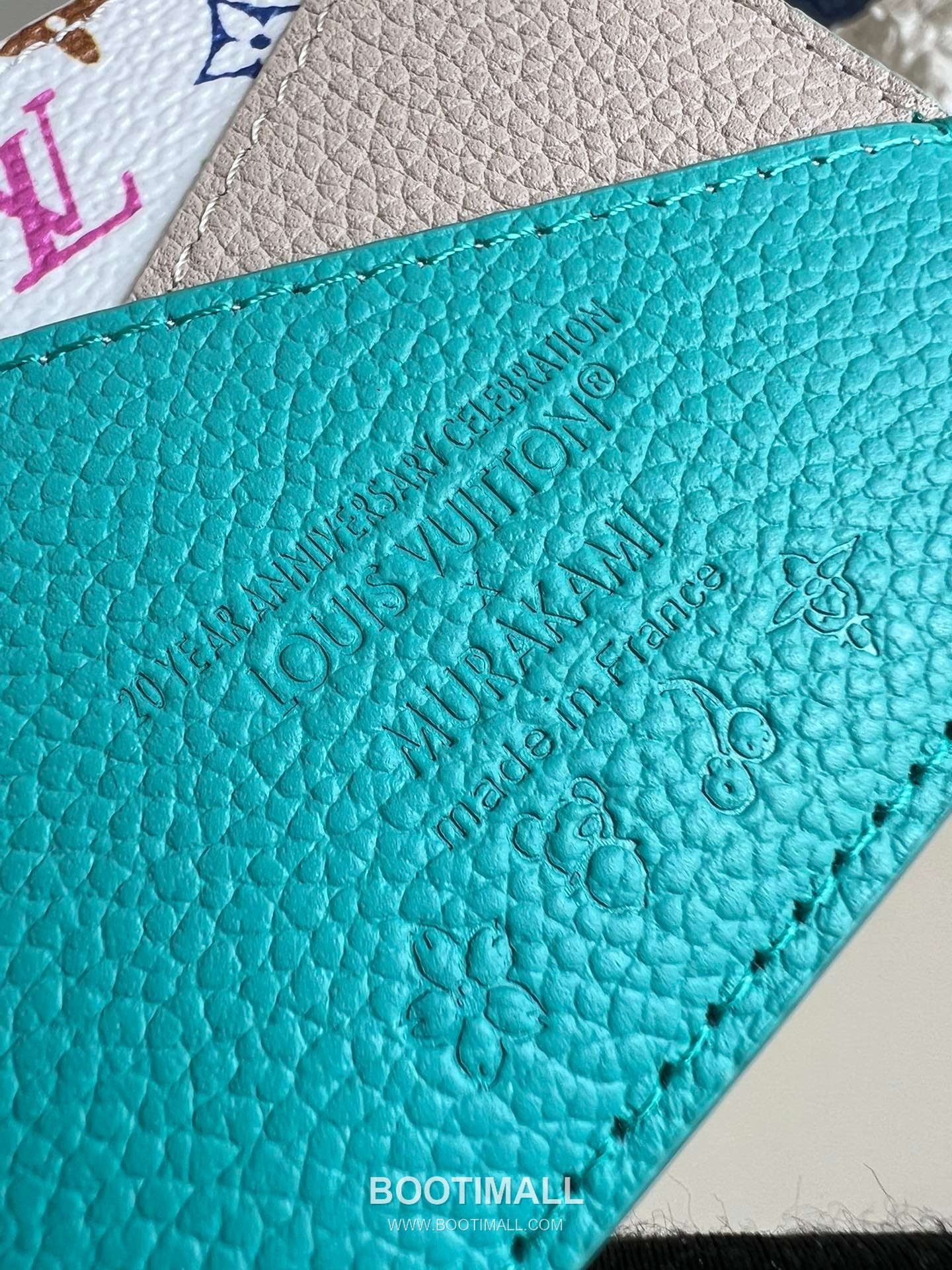 Louis Vuitton x Takashi Murakami Criss-Cross Calfskin Leather Card Holder with Monogram Canvas Detail 루이비통 x 무라카미 다카시 크리스크로스 카프스킨 레더 카드홀더 M14090 10cm 3