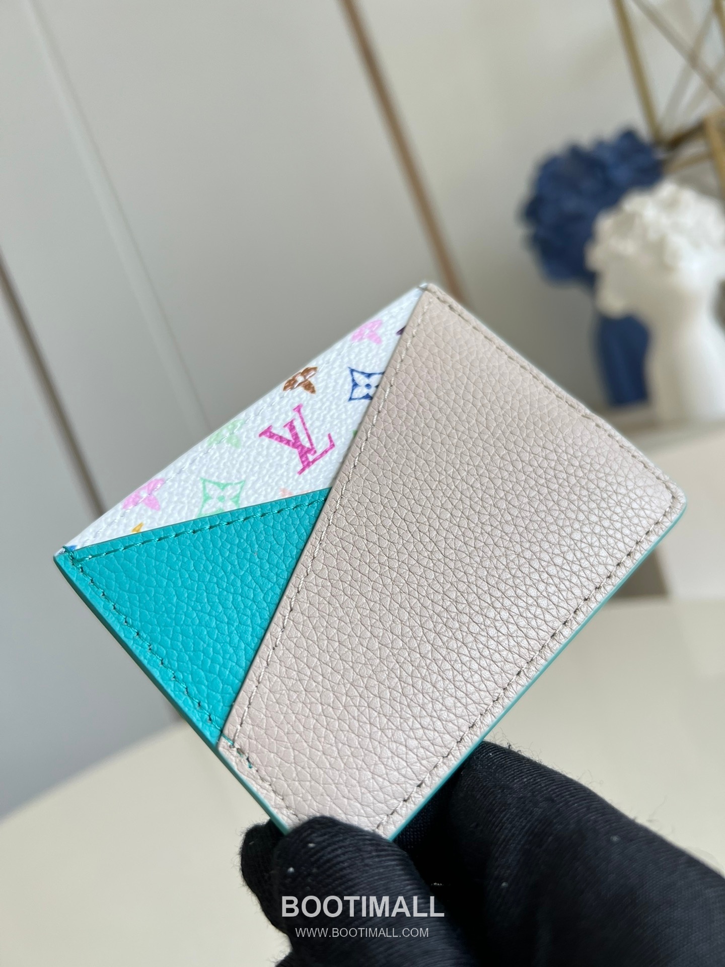 Louis Vuitton x Takashi Murakami Criss-Cross Calfskin Leather Card Holder with Monogram Canvas Detail 루이비통 x 무라카미 다카시 크리스크로스 카프스킨 레더 카드홀더 M14090 10cm 4