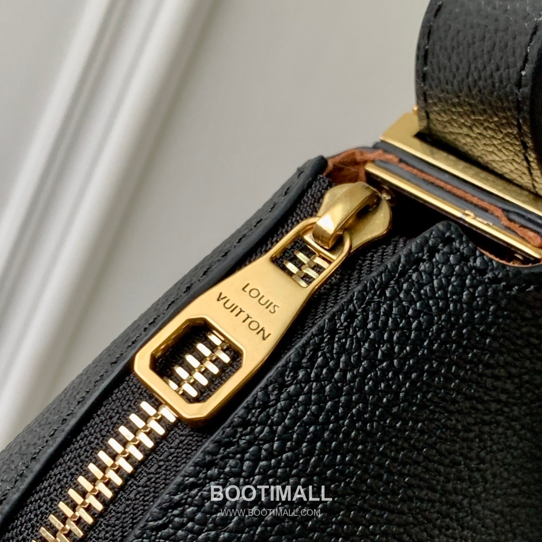 Louis Vuitton Low Key Cookie Calfskin Leather Shoulder Bag with Lock Pouch Detail 루이비통 로우키 쿠키 카프스킨 레더 숄더백 M14417 32cm 6