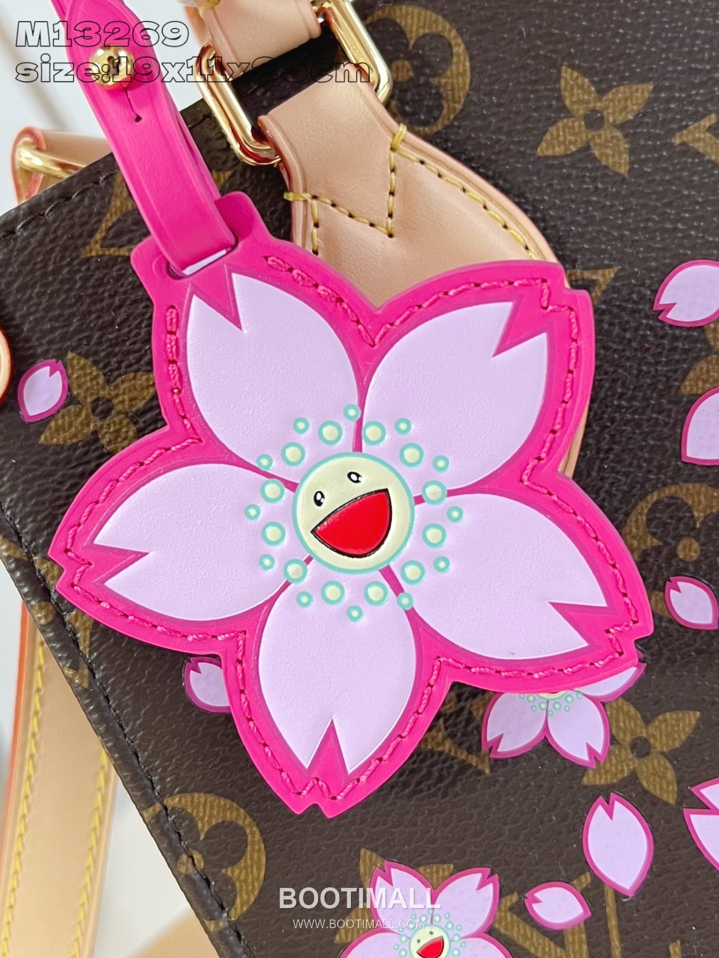 Louis Vuitton OnTheGo PM Monogram Canvas Tote Bag with Cherry Blossom Charm Detail 루이비통 온더고 PM 모노그램 캔버스 토트백 M13269 25cm 8