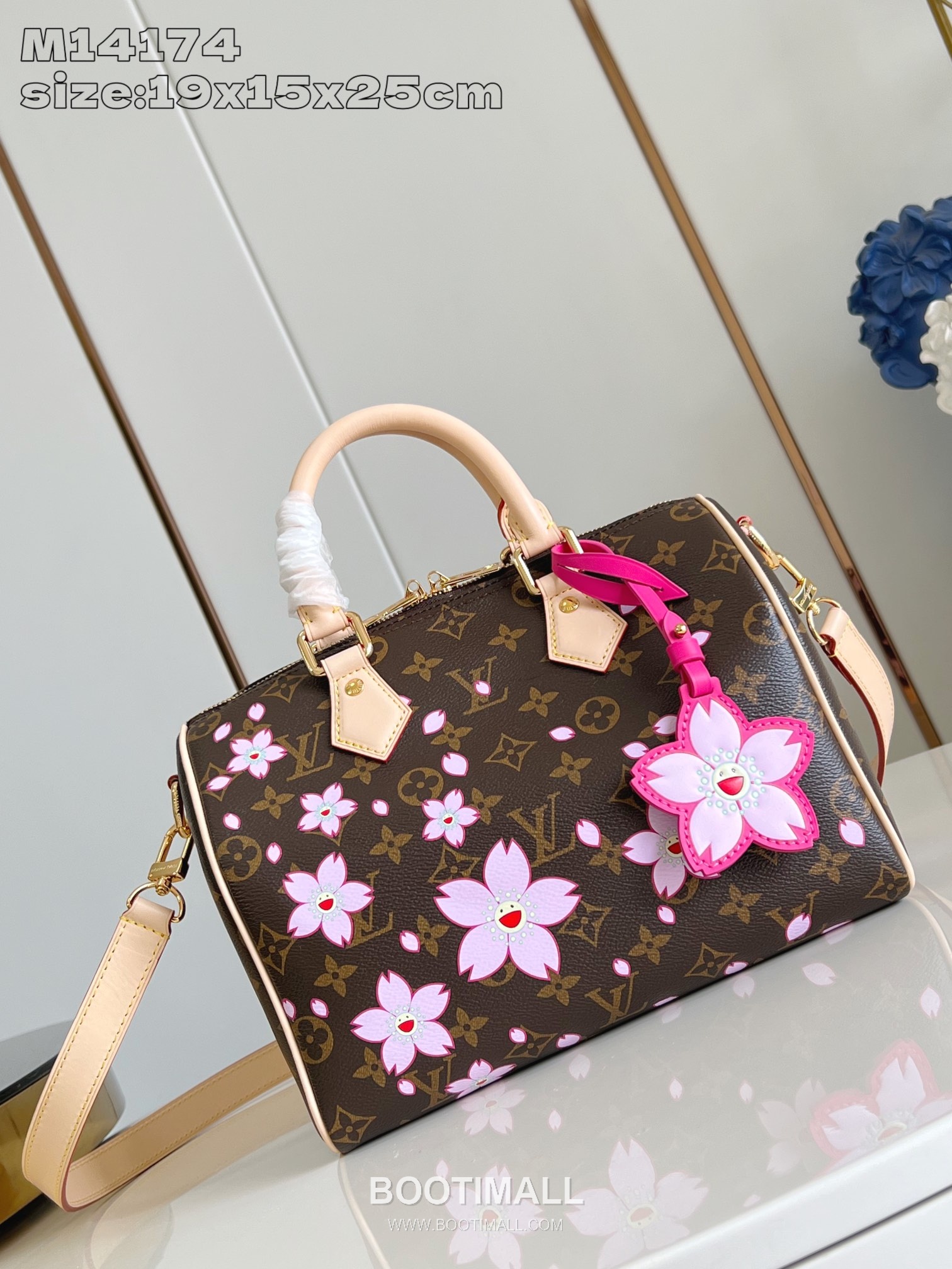 Louis Vuitton Speedy Bandoulière 25 Monogram Canvas Duffle Bag with Cherry Blossom Lock Strap Detail 루이비통 스피디 반둘리에 25 모노그램 캔버스 더플백 M14174 25cm 7
