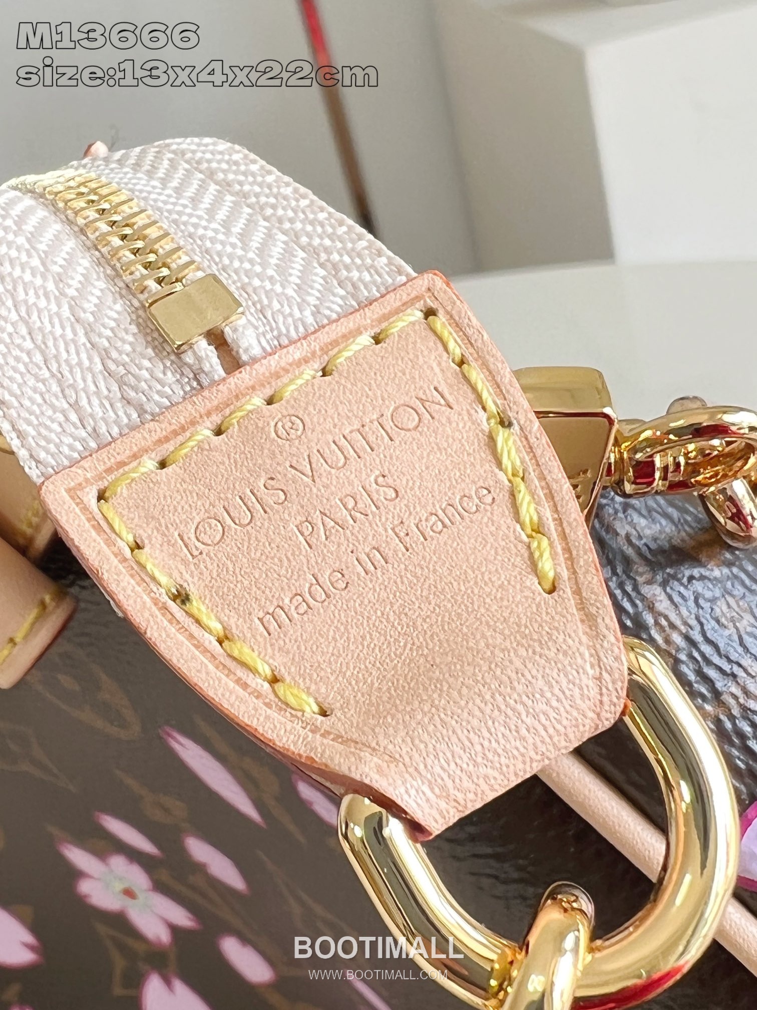 Louis Vuitton Pochette Accessoires Monogram Canvas Clutch Bag with Cherry Blossom Chain Lock Detail 루이비통 포쉐트 악세수아르 모노그램 캔버스 클러치백 M13666 22cm 6