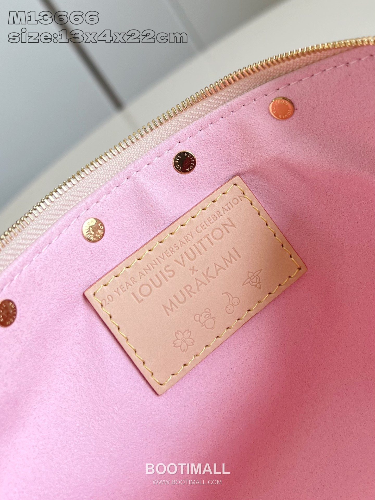 Louis Vuitton Pochette Accessoires Monogram Canvas Clutch Bag with Cherry Blossom Chain Lock Detail 루이비통 포쉐트 악세수아르 모노그램 캔버스 클러치백 M13666 22cm 9