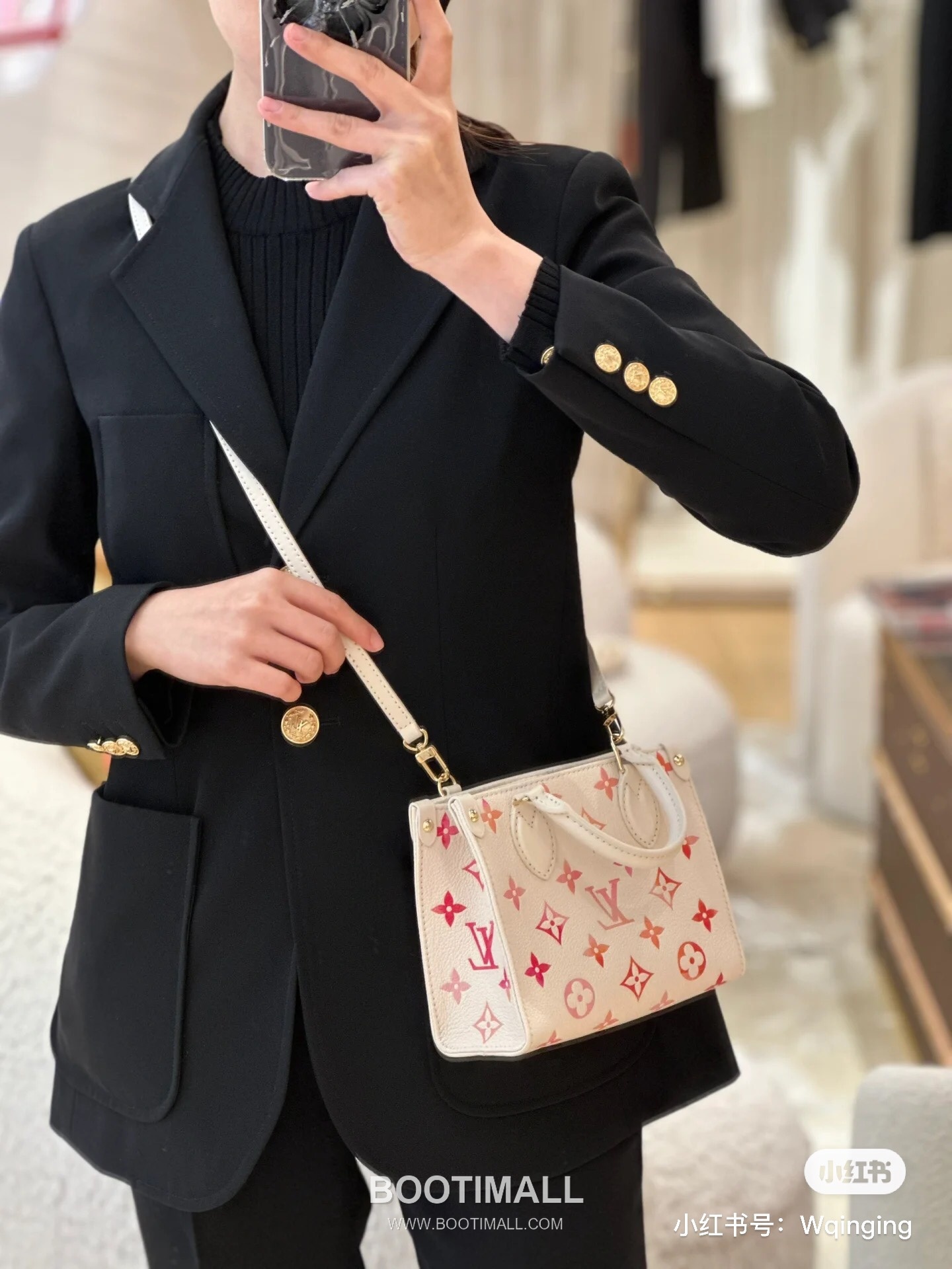 Louis Vuitton OnTheGo BB Calfskin Leather Tote Bag with Strap Monogram Watercolor Detail 루이비통 온더고 BB 카프스킨 레더 토트백 M47115 18cm 3
