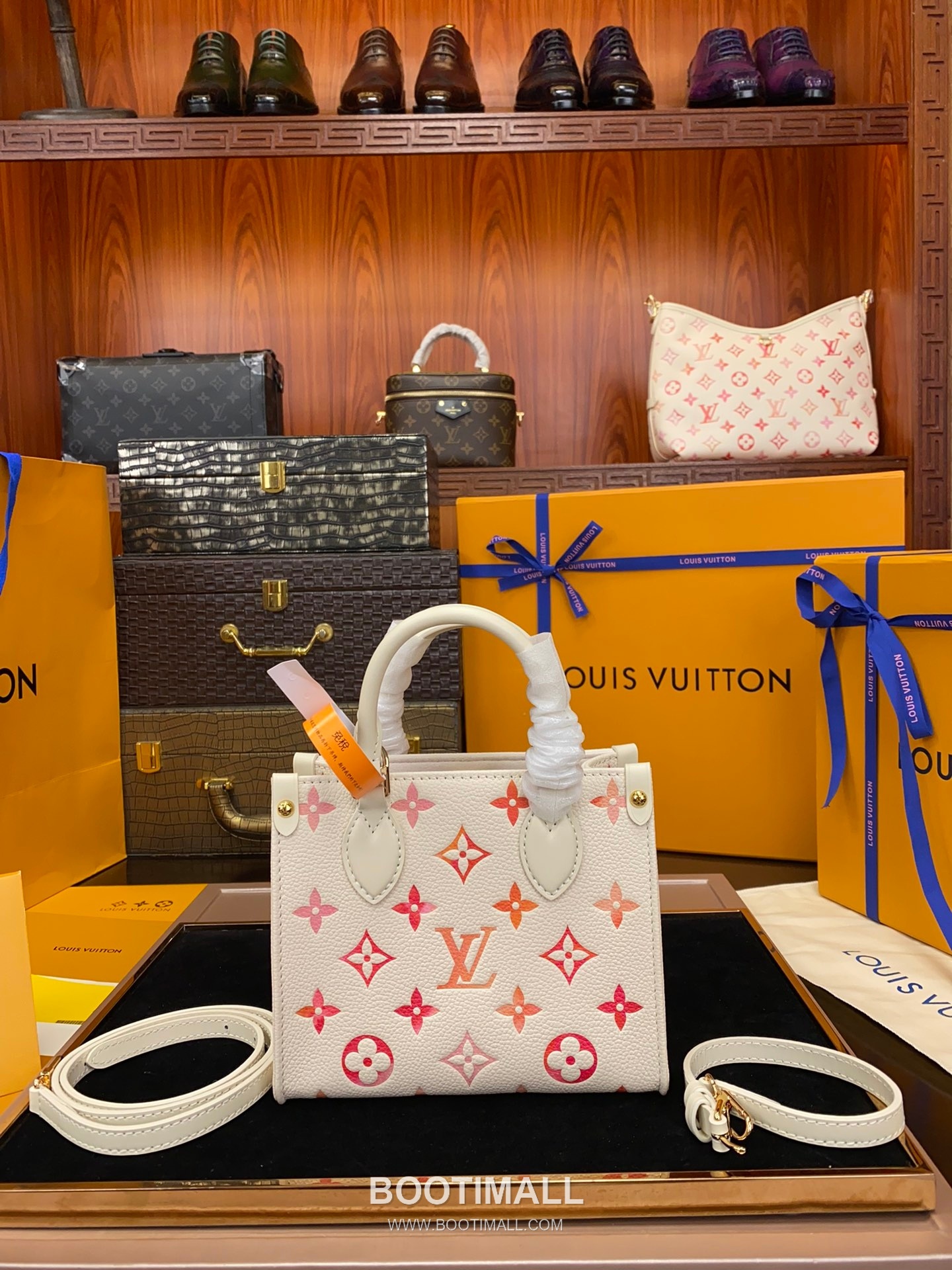 Louis Vuitton OnTheGo BB Calfskin Leather Tote Bag with Strap Monogram Watercolor Detail 루이비통 온더고 BB 카프스킨 레더 토트백 M47115 18cm 10
