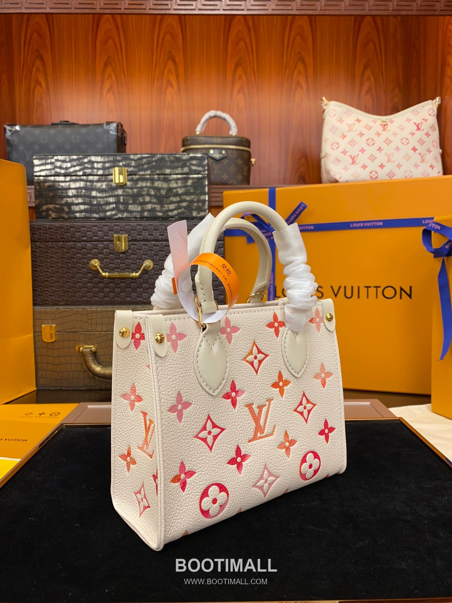 Louis Vuitton OnTheGo BB Calfskin Leather Tote Bag with Strap Monogram Watercolor Detail 루이비통 온더고 BB 카프스킨 레더 토트백 M47115 18cm 11