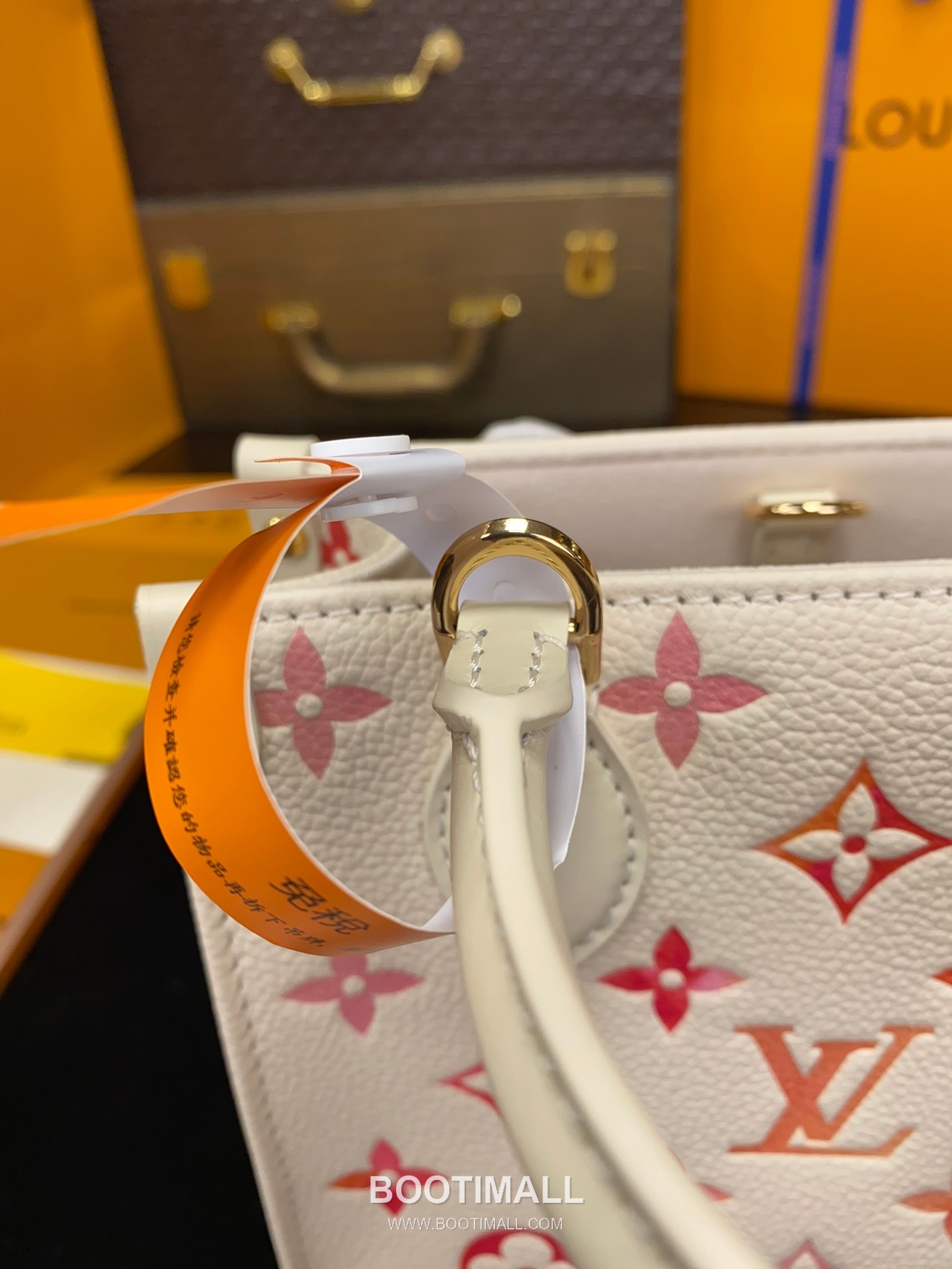 Louis Vuitton OnTheGo BB Calfskin Leather Tote Bag with Strap Monogram Watercolor Detail 루이비통 온더고 BB 카프스킨 레더 토트백 M47115 18cm 15