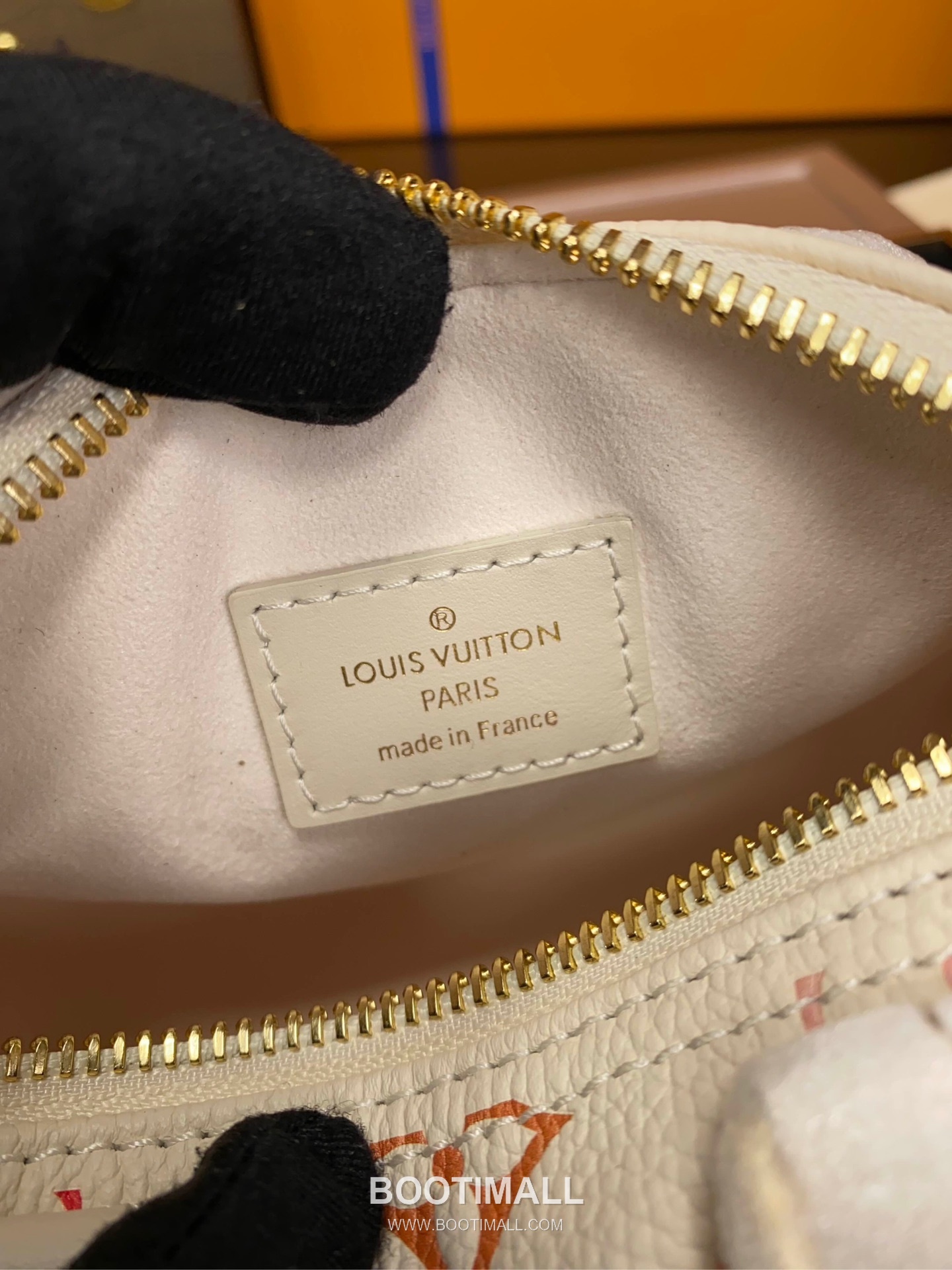 Louis Vuitton Nano Speedy Monogram Empreinte Calfskin Leather Duffle Bag with Strap Watercolor Detail 루이비통 나노 스피디 모노그램 앙프렝뜨 카프스킨 레더 더플백 M83452 16cm 9