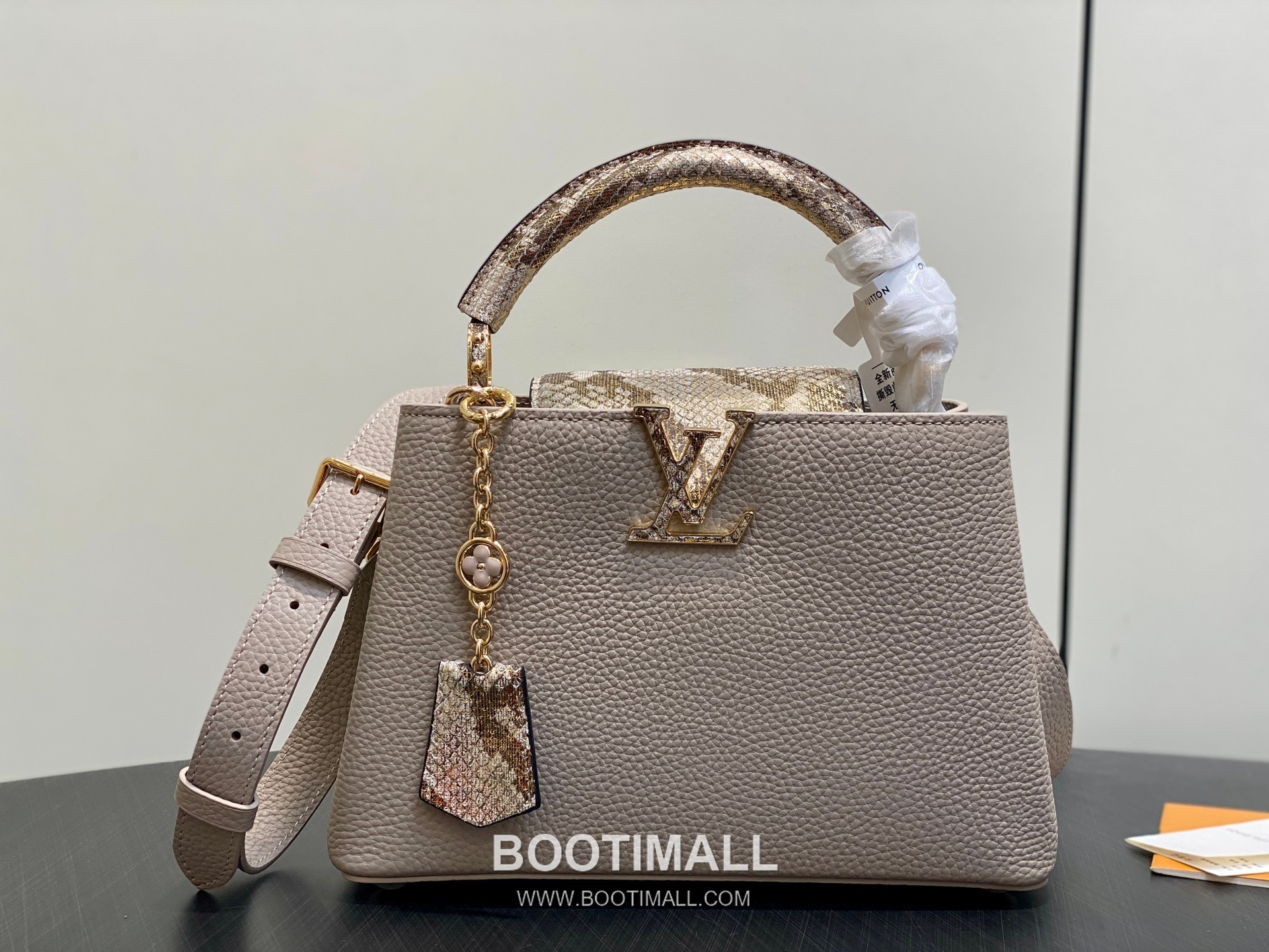 Louis Vuitton Capucines BB Taurillon Leather Top Handle Bag with Python Trim Chain Detail 루이비통 카퓌신 BB 타우릴론 레더 탑핸들백 M89369 27cm 1