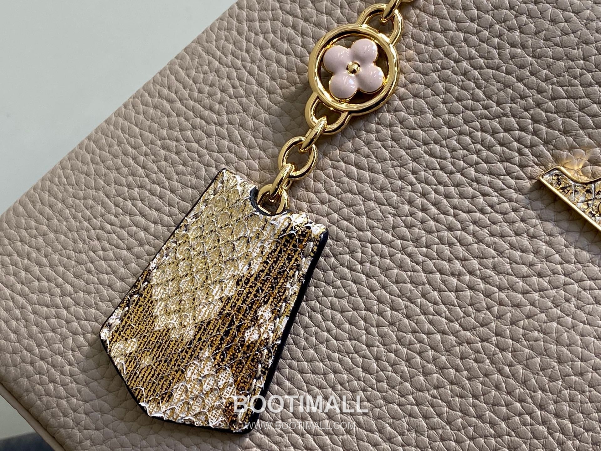 Louis Vuitton Capucines BB Taurillon Leather Top Handle Bag with Python Trim Chain Detail 루이비통 카퓌신 BB 타우릴론 레더 탑핸들백 M89369 27cm 5