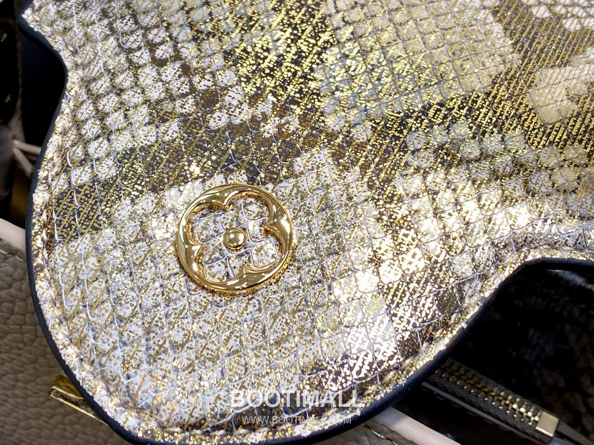 Louis Vuitton Capucines BB Taurillon Leather Top Handle Bag with Python Trim Chain Detail 루이비통 카퓌신 BB 타우릴론 레더 탑핸들백 M89369 27cm 8