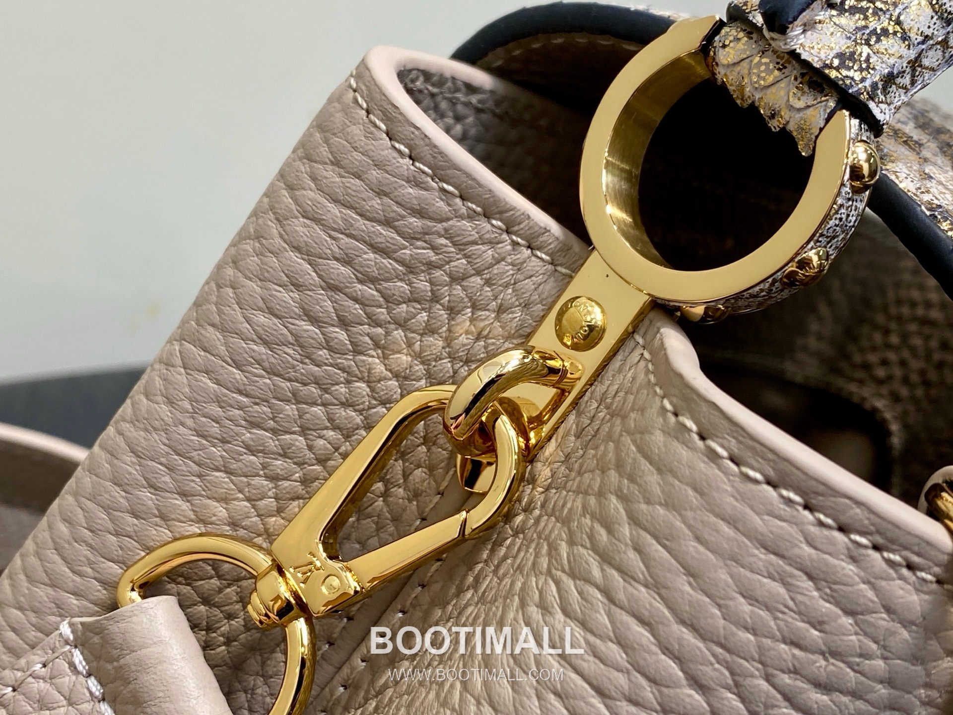 Louis Vuitton Capucines Mini Taurillon Leather Top Handle Bag with Python Trim Chain Detail 루이비통 카퓌신 미니 타우릴론 레더 탑핸들백 M89369 21cm 9