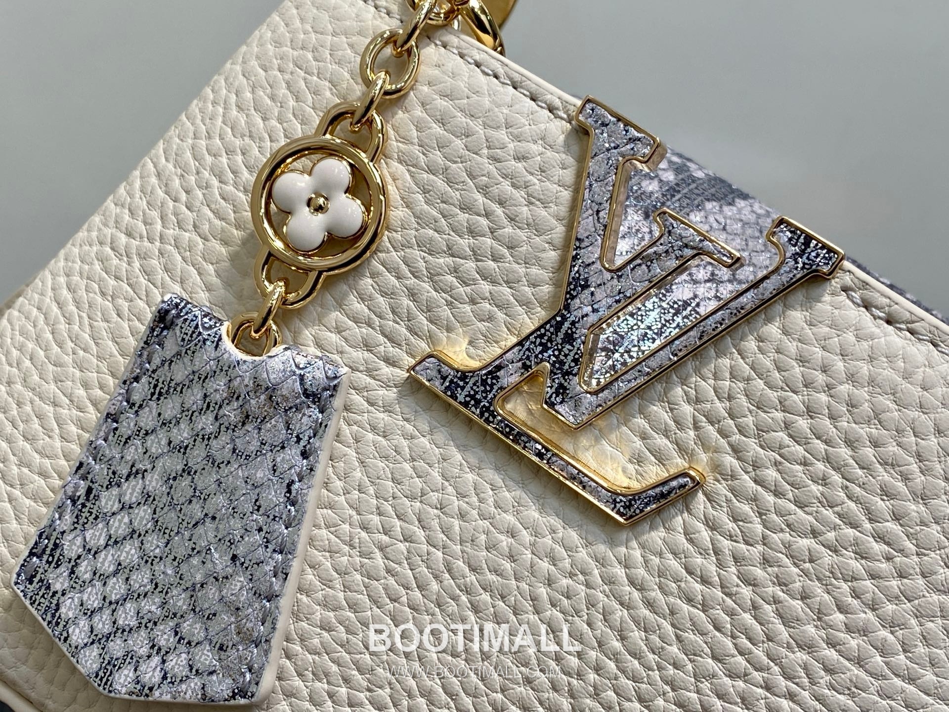 Louis Vuitton Capucines Mini Taurillon Leather Top Handle Bag with Python Trim Chain Detail 루이비통 카퓌신 미니 타우릴론 레더 탑핸들백 M89369 21cm 5