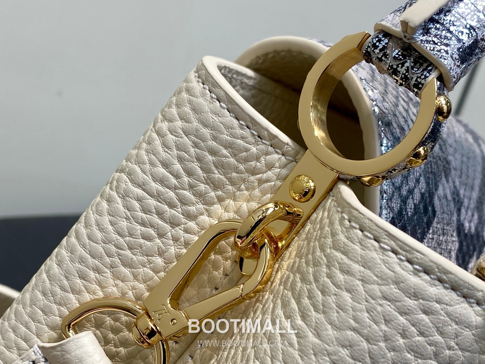 Louis Vuitton Capucines Mini Taurillon Leather Top Handle Bag with Python Trim Chain Detail 루이비통 카퓌신 미니 타우릴론 레더 탑핸들백 M89369 21cm 8