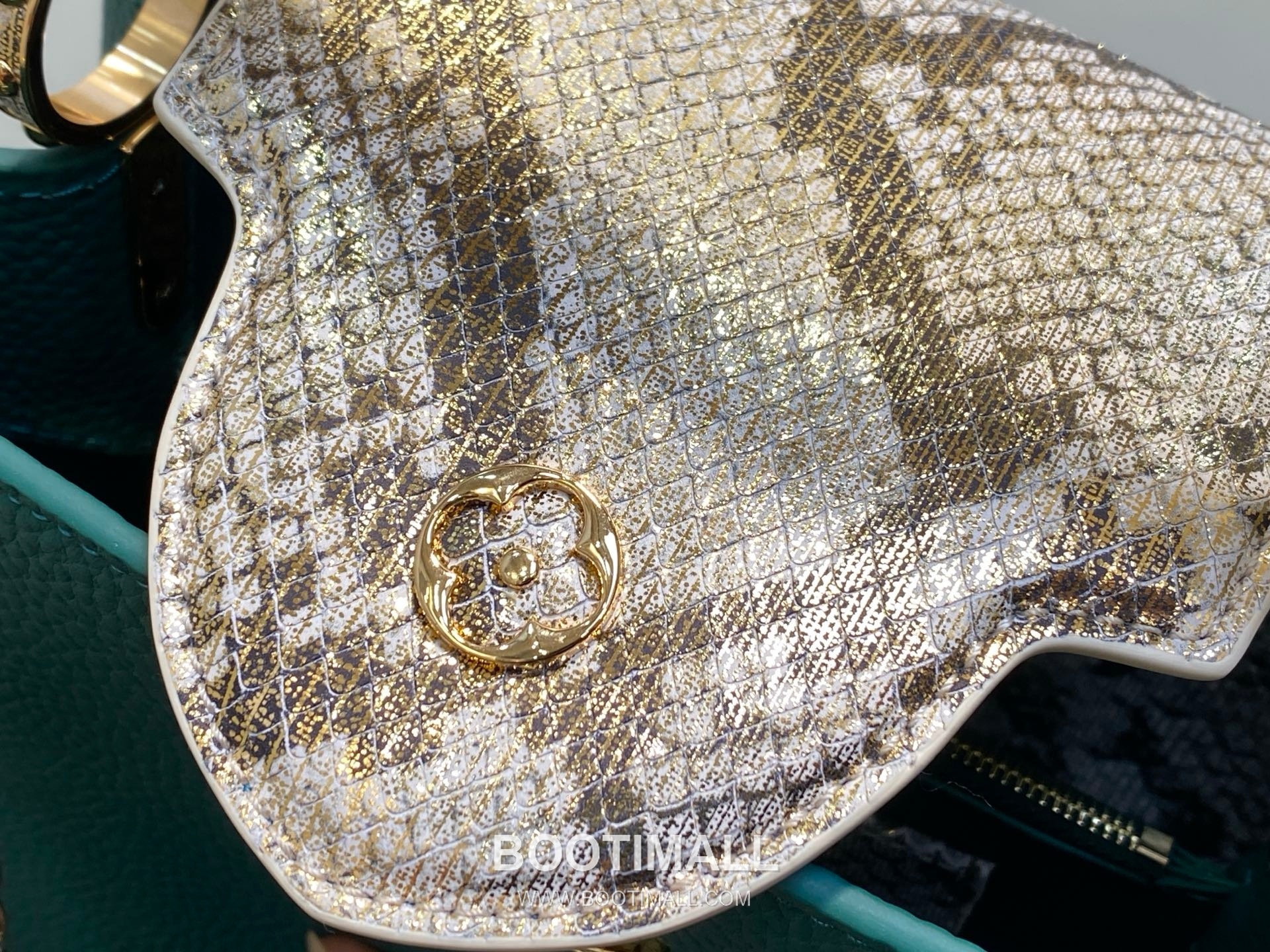 Louis Vuitton Capucines BB Taurillon Leather Top Handle Bag with Python Trim Chain Detail 루이비통 카퓌신 BB 타우릴론 레더 탑핸들백 M89369 27cm 7