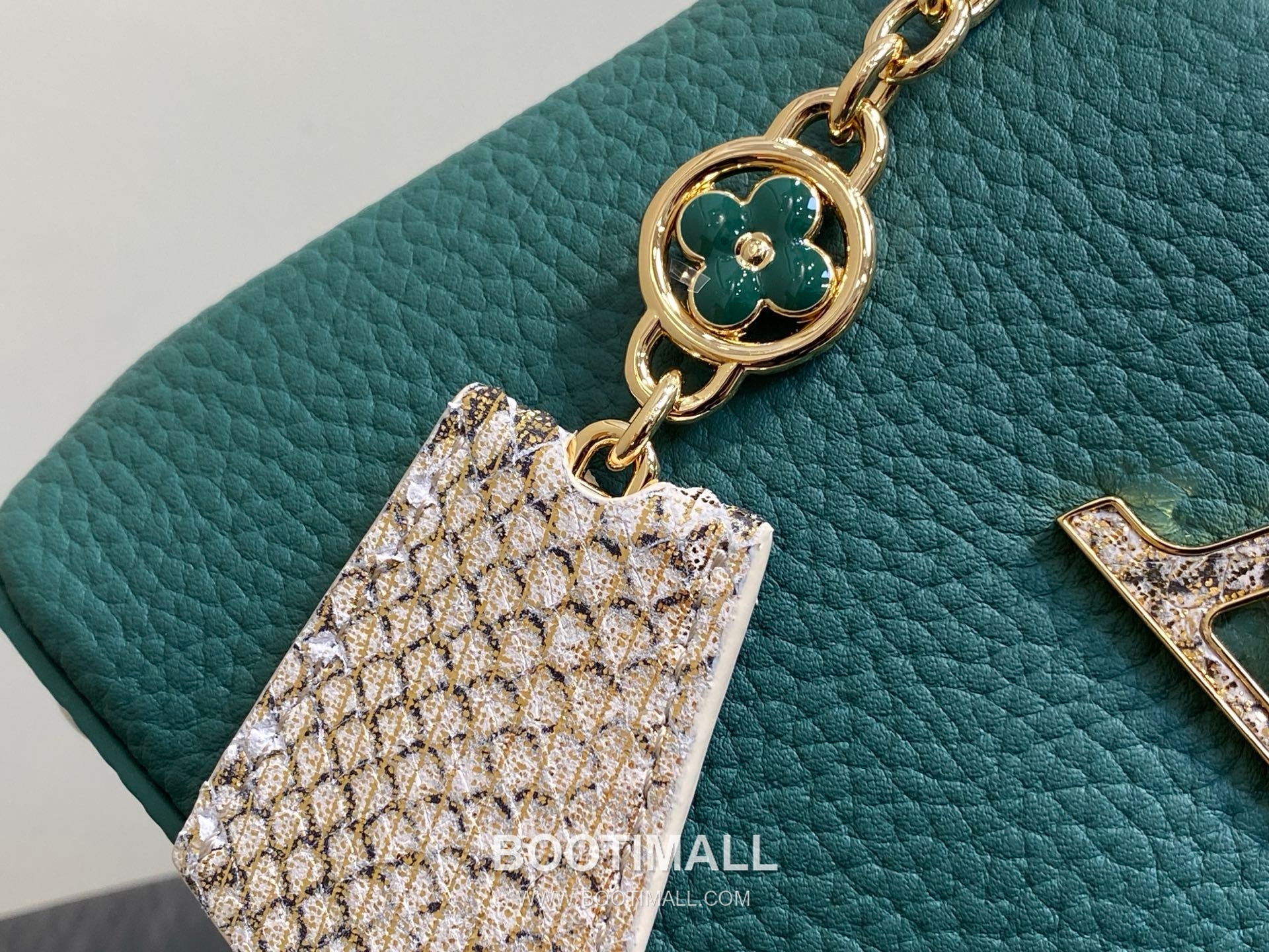 Louis Vuitton Capucines Mini Taurillon Leather Top Handle Bag with Python Trim Chain Detail 루이비통 카퓌신 미니 타우릴론 레더 탑핸들백 M89369 21cm 7