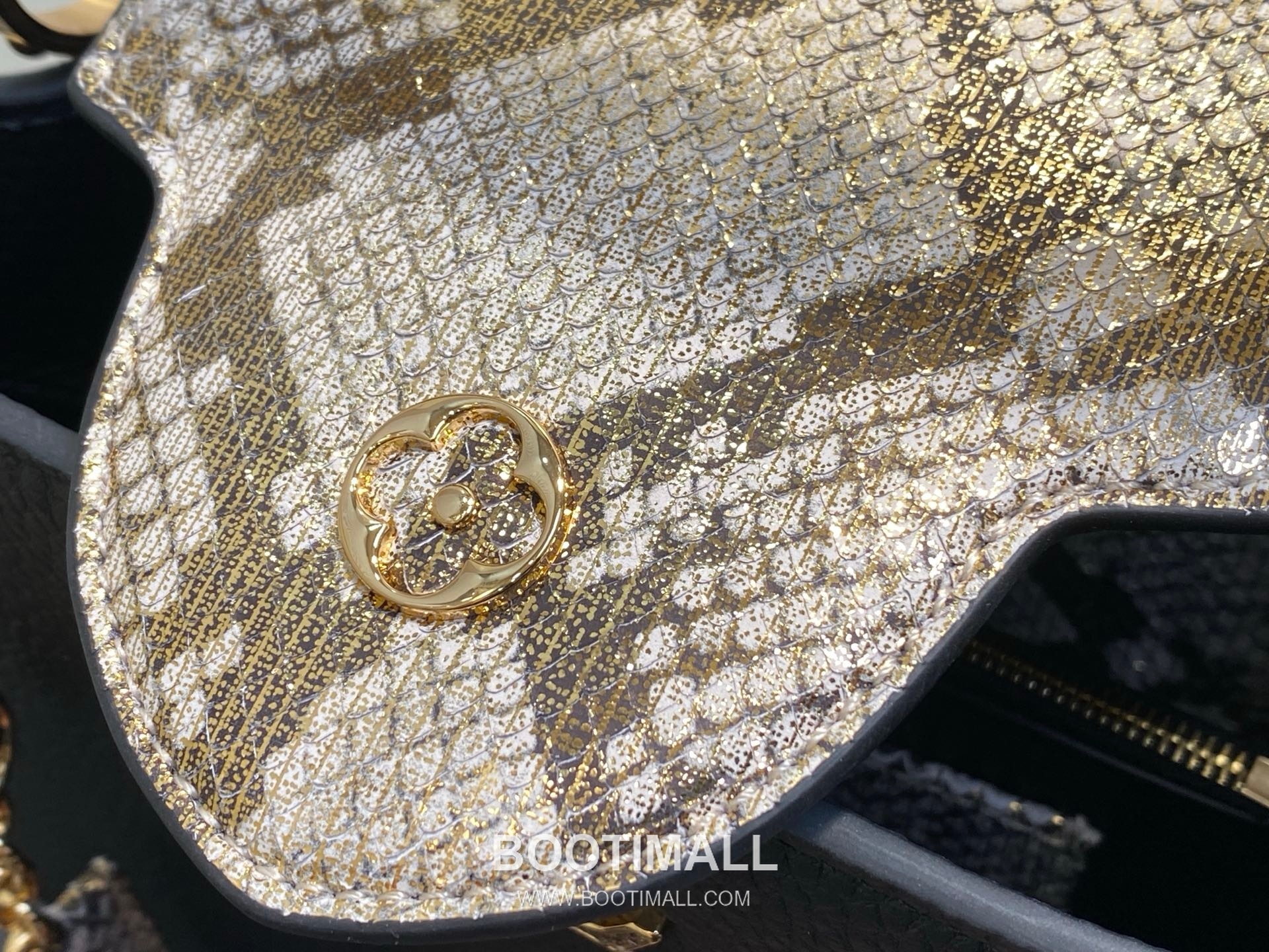 Louis Vuitton Capucines BB Taurillon Leather Top Handle Bag with Python Trim Chain Detail 루이비통 카퓌신 BB 타우릴론 레더 탑핸들백 M89369 27cm 7