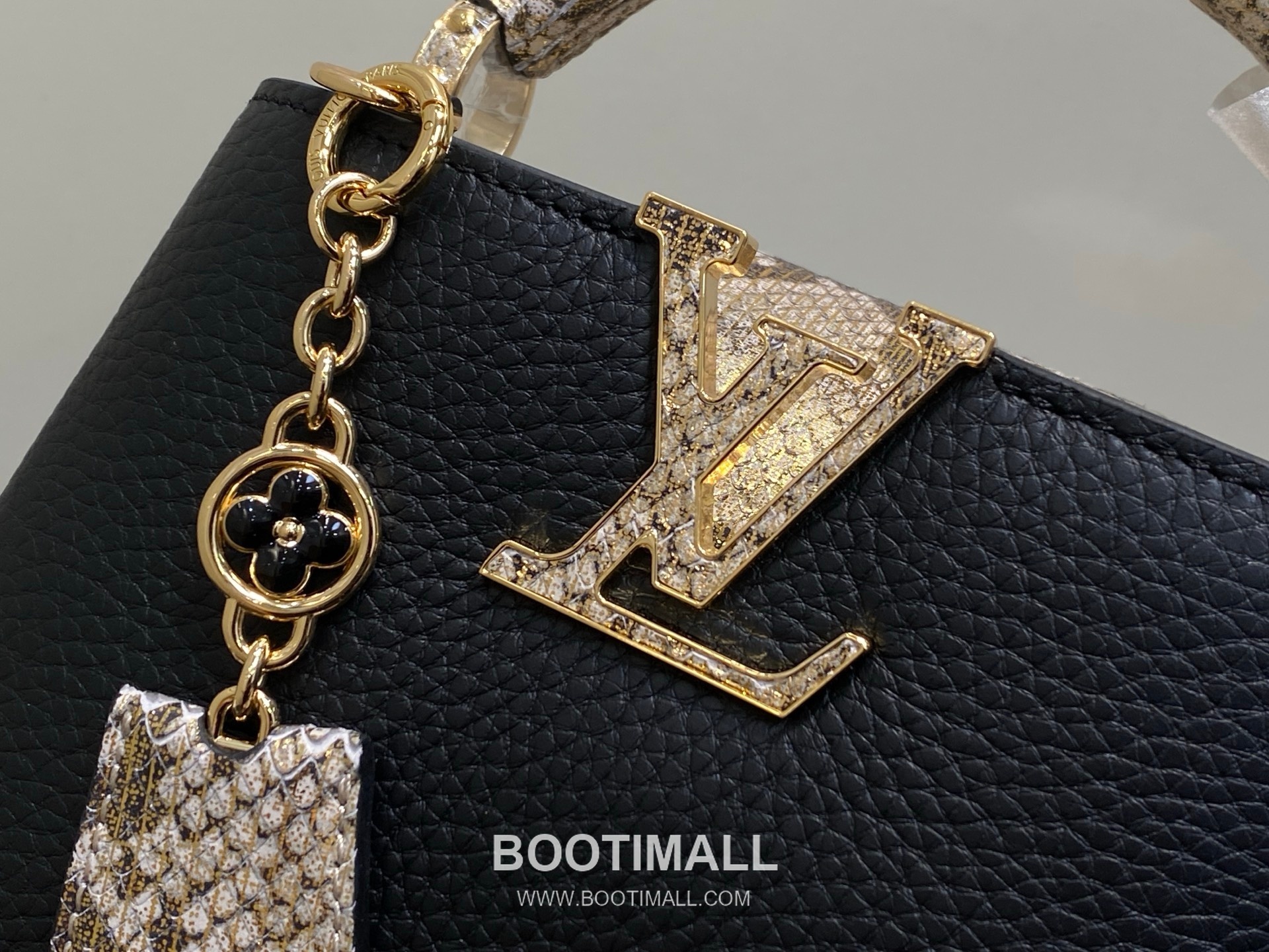 Louis Vuitton Capucines Mini Taurillon Leather Top Handle Bag with Python Trim Chain Detail 루이비통 카퓌신 미니 타우릴론 레더 탑핸들백 M89369 21cm 5