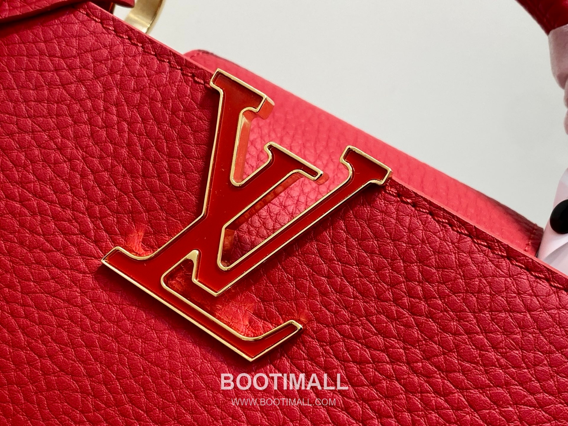 Louis Vuitton Capucines East-West Mini Taurillon Leather Top Handle Bag with Chain Strap Logo Detail 루이비통 카퓌신 이스트웨스트 미니 타우릴론 레더 탑핸들백 M27300 22cm 5