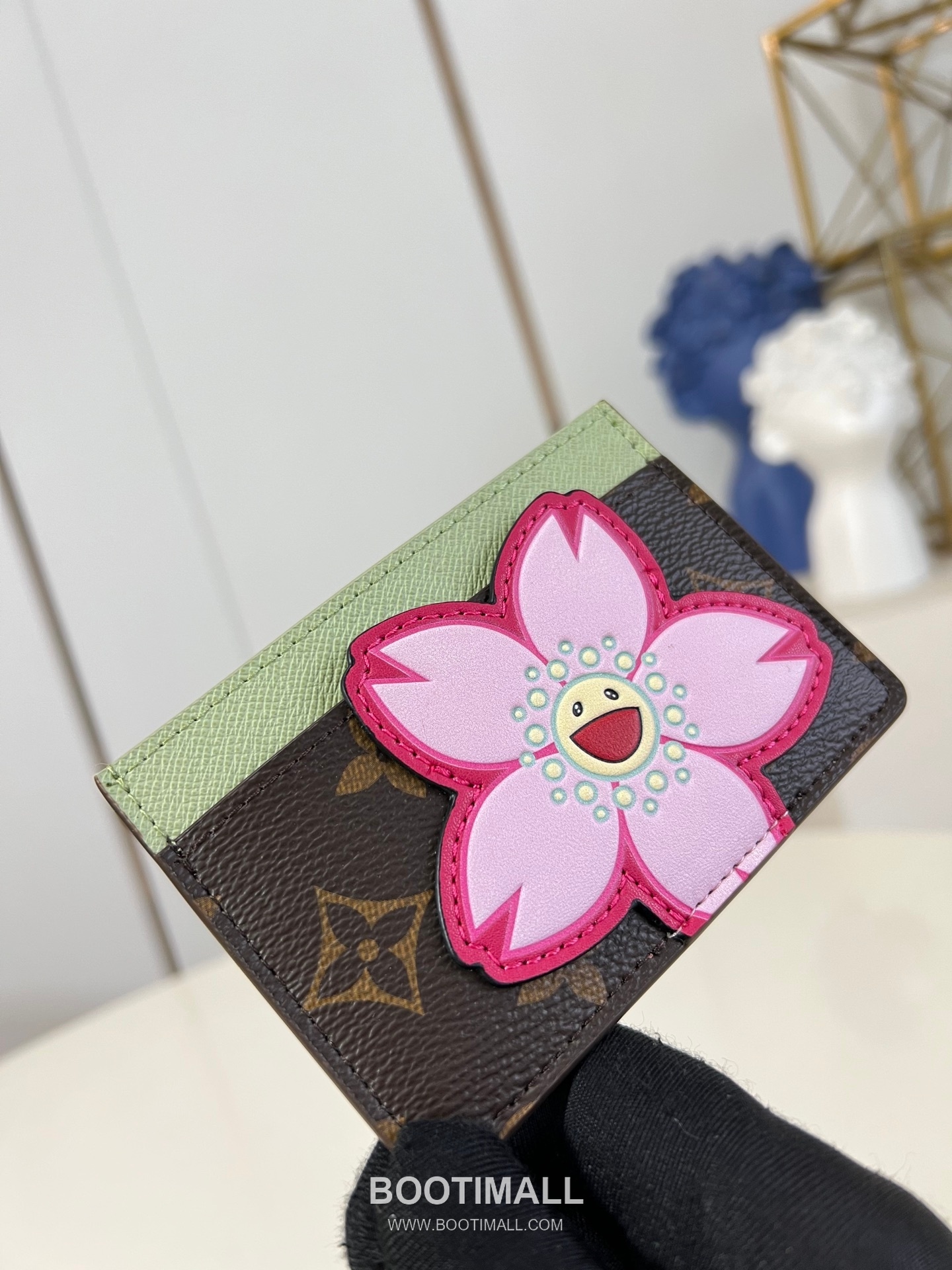 Louis Vuitton Monogram Canvas Card Holder with Cherry Blossom Contrast Detail 루이비통 모노그램 캔버스 카드홀더 M13429 11cm 2