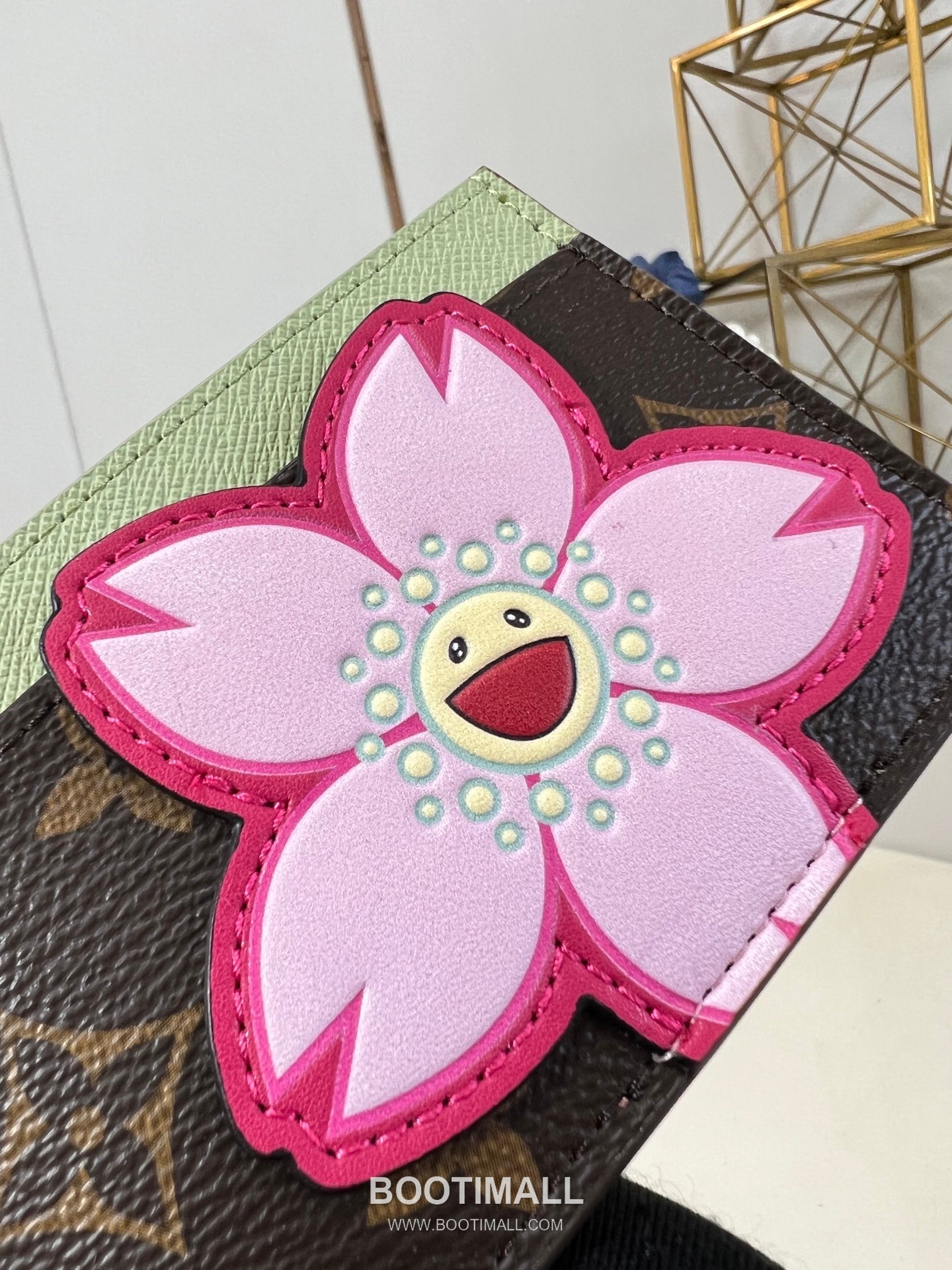 Louis Vuitton Monogram Canvas Card Holder with Cherry Blossom Contrast Detail 루이비통 모노그램 캔버스 카드홀더 M13429 11cm 3