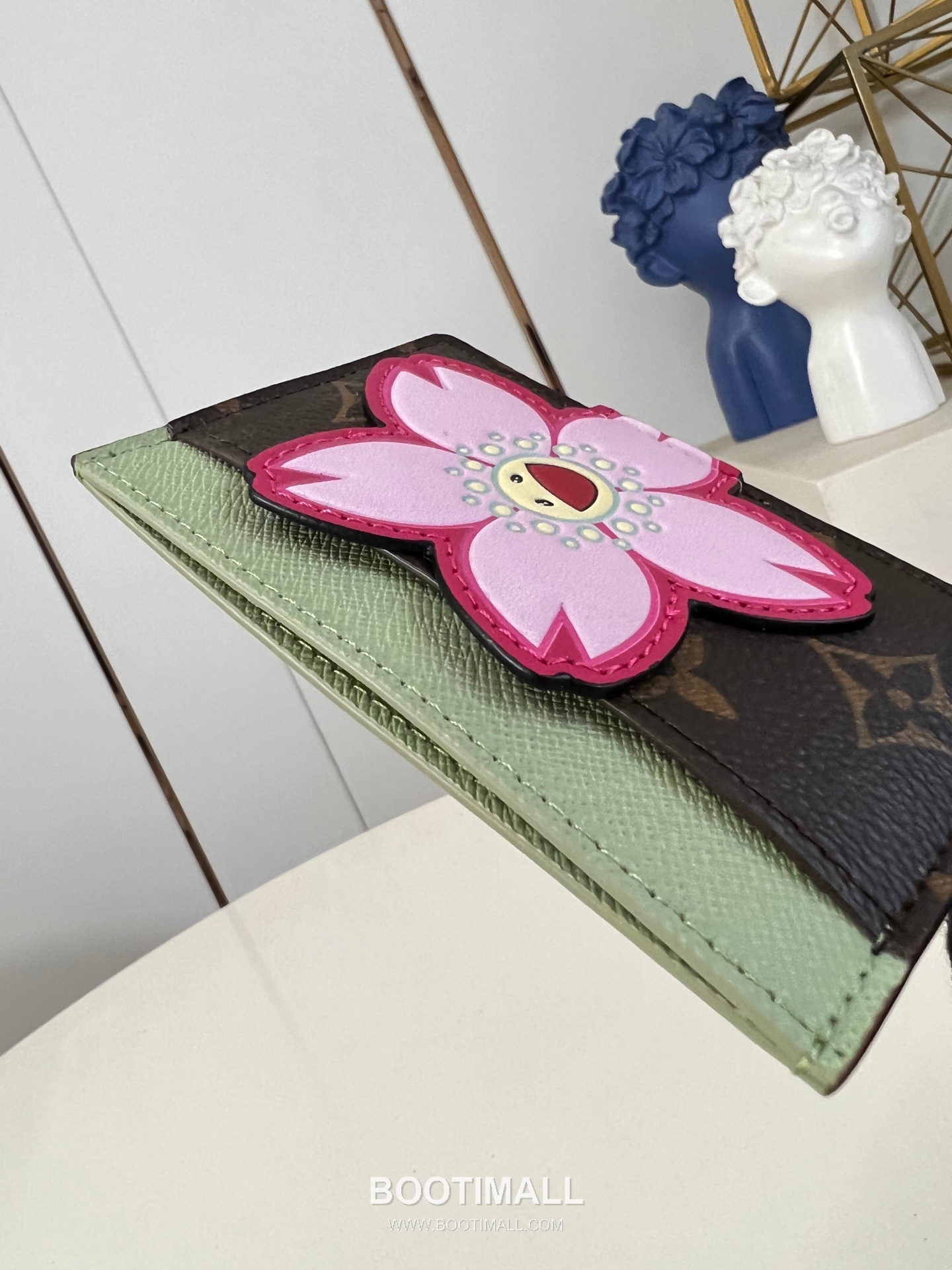 Louis Vuitton Monogram Canvas Card Holder with Cherry Blossom Contrast Detail 루이비통 모노그램 캔버스 카드홀더 M13429 11cm 5
