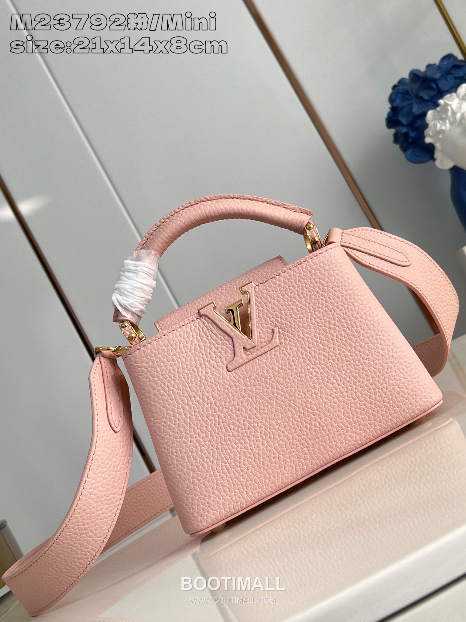 Louis Vuitton Capucines Mini Taurillon Leather Top Handle Bag with Strap Logo Detail 루이비통 카퓌신 미니 타우릴론 레더 탑핸들백 M23792 21cm 1
