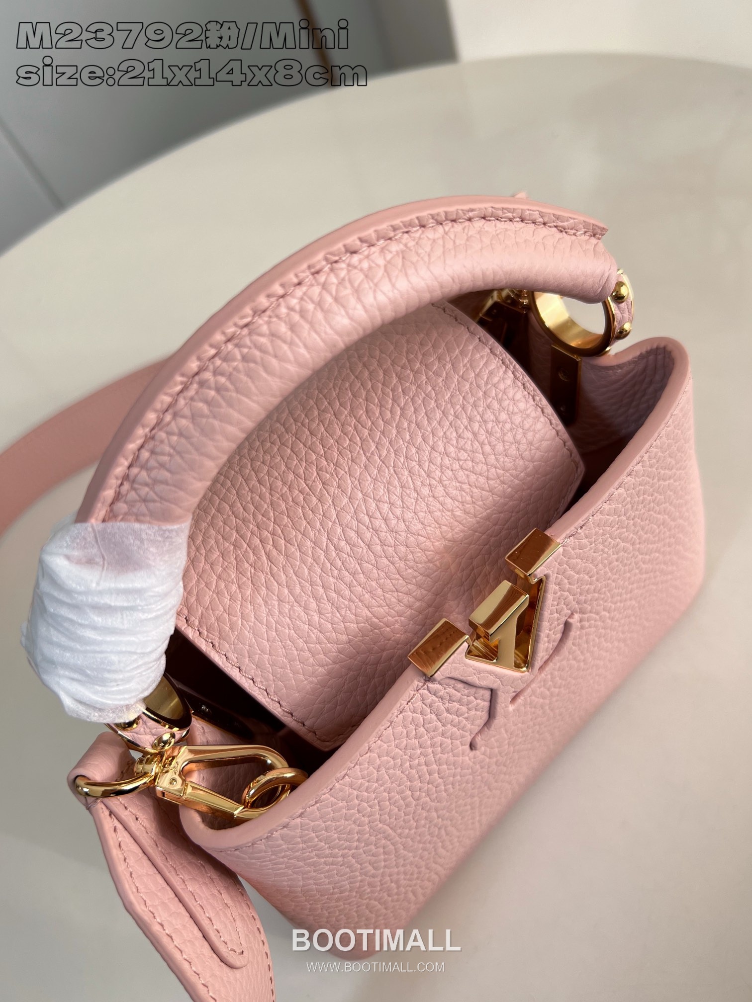 Louis Vuitton Capucines Mini Taurillon Leather Top Handle Bag with Strap Logo Detail 루이비통 카퓌신 미니 타우릴론 레더 탑핸들백 M23792 21cm 6