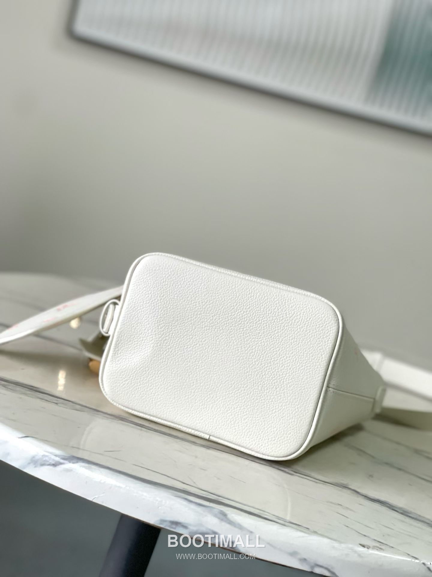 Louis Vuitton All In BB Monogram Empreinte Calfskin Leather Hobo Tote Bag with Lock Tag Detail 루이비통 올인 BB 모노그램 앙프렝뜨 카프스킨 레더 호보 토트백 M28315 16cm 4