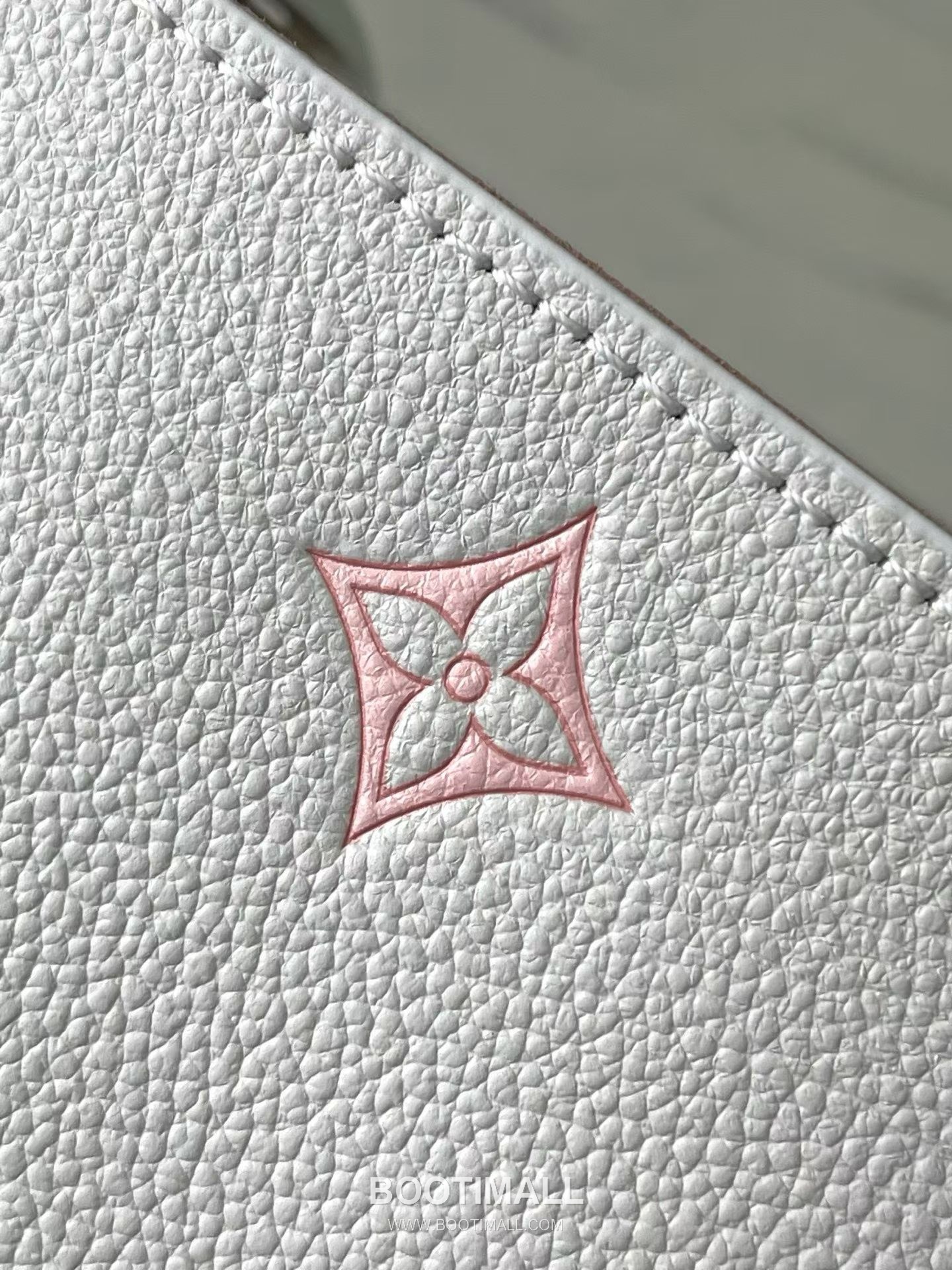 Louis Vuitton All In BB Monogram Empreinte Calfskin Leather Hobo Tote Bag with Lock Tag Detail 루이비통 올인 BB 모노그램 앙프렝뜨 카프스킨 레더 호보 토트백 M28315 16cm 9