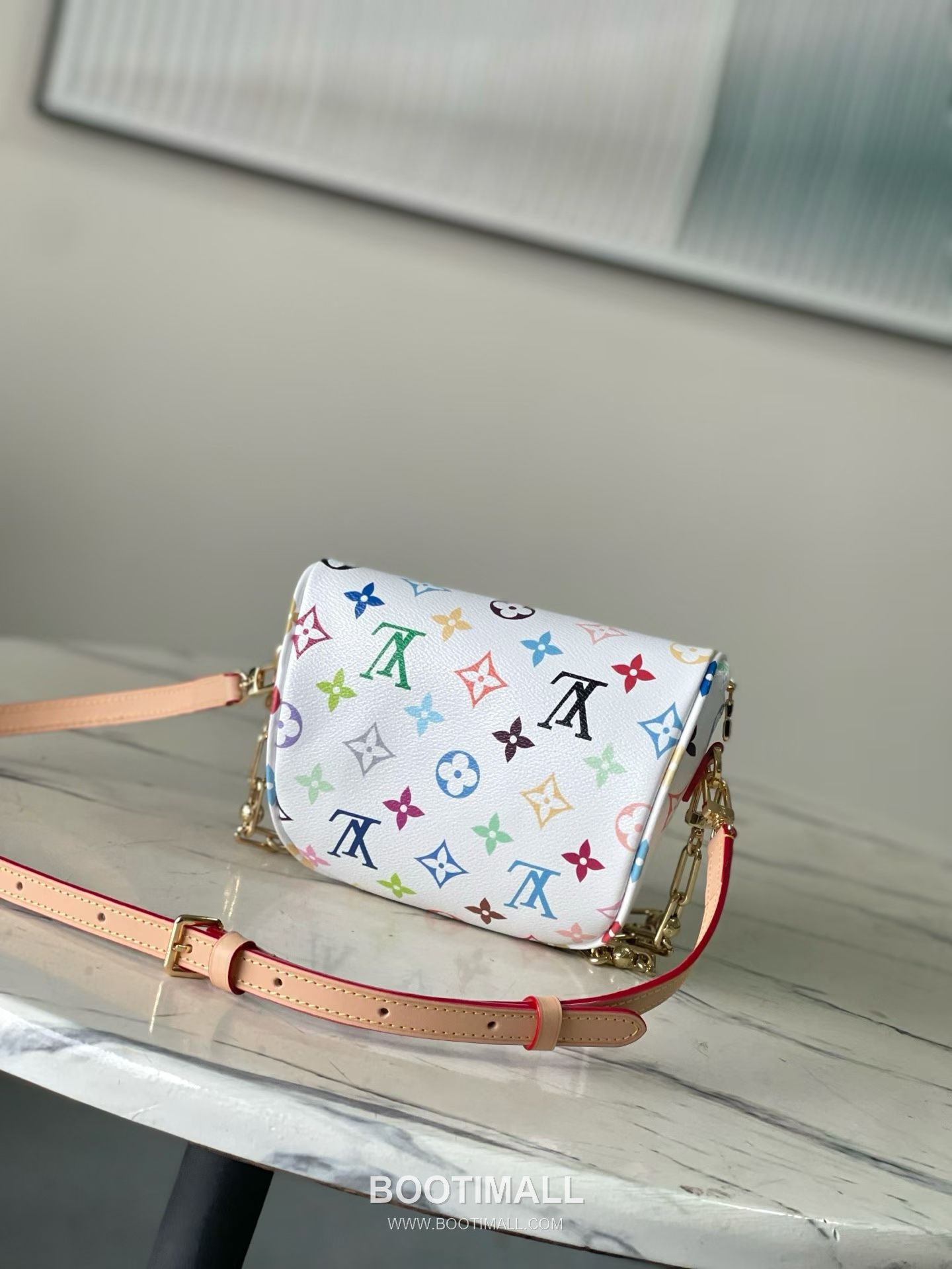 Louis Vuitton Mini Bumbag Monogram Empreinte Calfskin Leather Belt Bag with Chain Strap Detail 루이비통 미니 범백 모노그램 앙프렝뜨 카프스킨 레더 벨트백 M28326 17cm 3