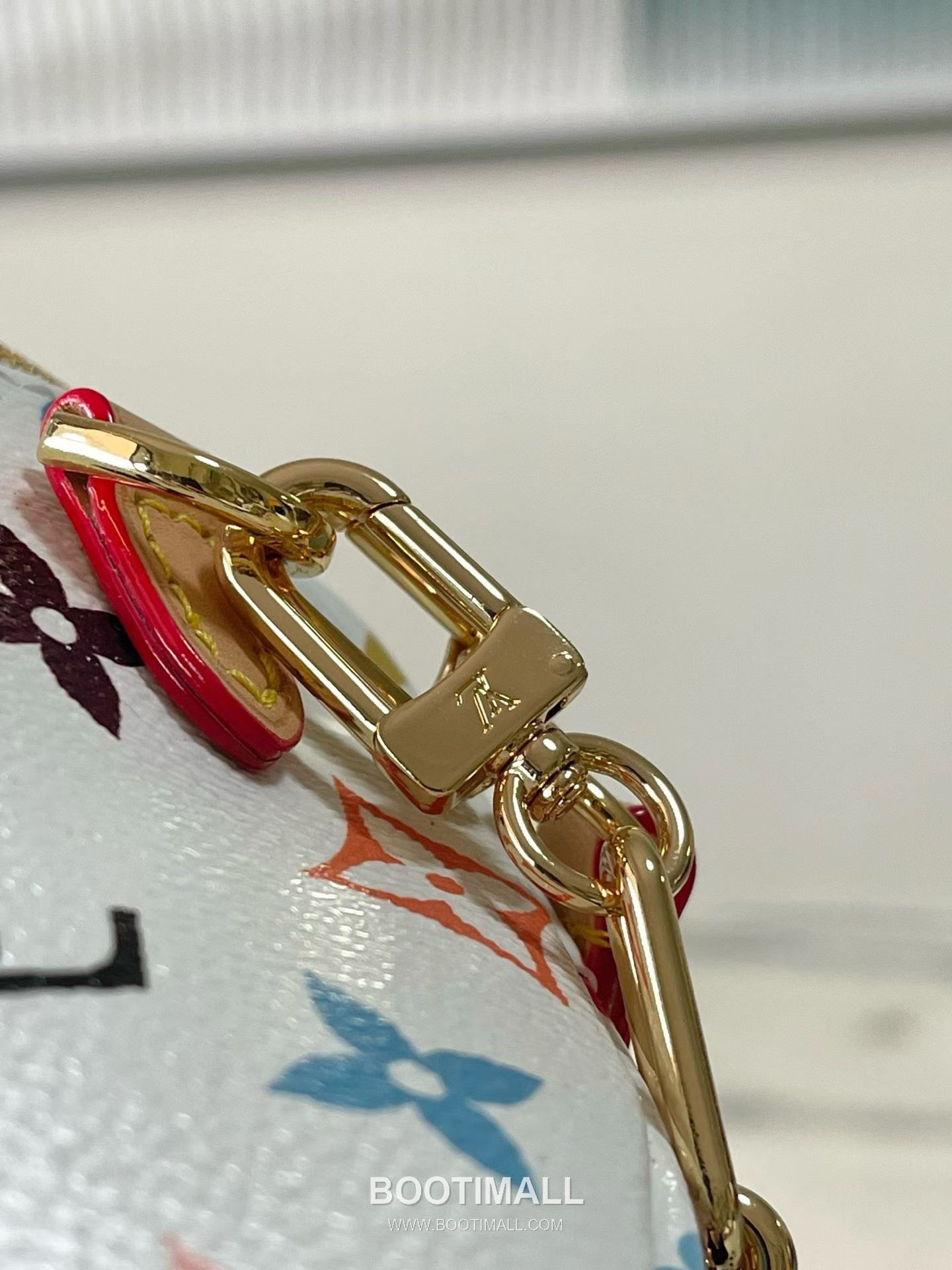 Louis Vuitton Mini Bumbag Monogram Empreinte Calfskin Leather Belt Bag with Chain Strap Detail 루이비통 미니 범백 모노그램 앙프렝뜨 카프스킨 레더 벨트백 M28326 17cm 5