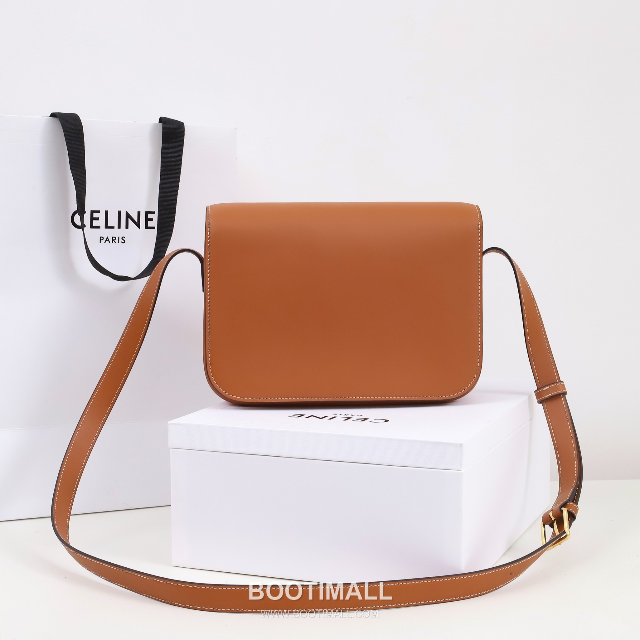 Celine Triomphe Calfskin Leather Shoulder Bag with Flap Logo Detail 셀린느 트리옹프 카프스킨 레더 숄더백 199223 22.5cm 4