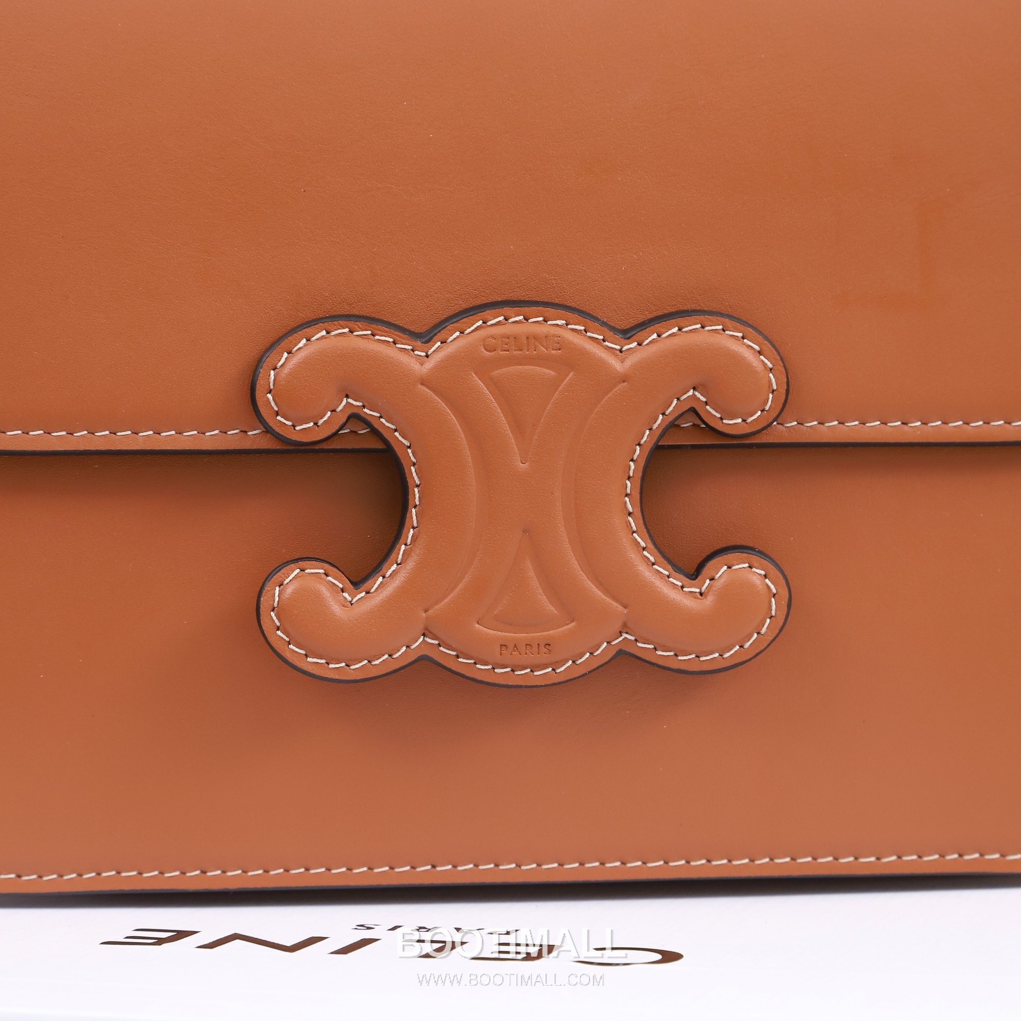 Celine Triomphe Calfskin Leather Shoulder Bag with Flap Logo Detail 셀린느 트리옹프 카프스킨 레더 숄더백 199223 22.5cm 5