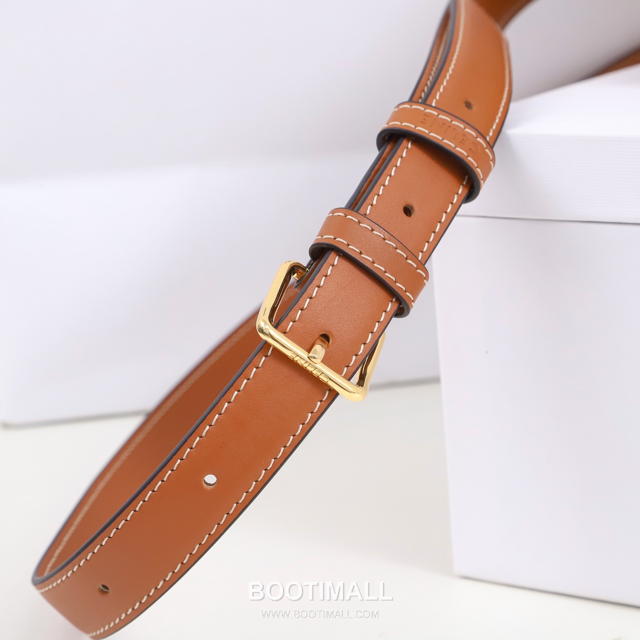 Celine Triomphe Calfskin Leather Shoulder Bag with Flap Logo Detail 셀린느 트리옹프 카프스킨 레더 숄더백 199223 22.5cm 8