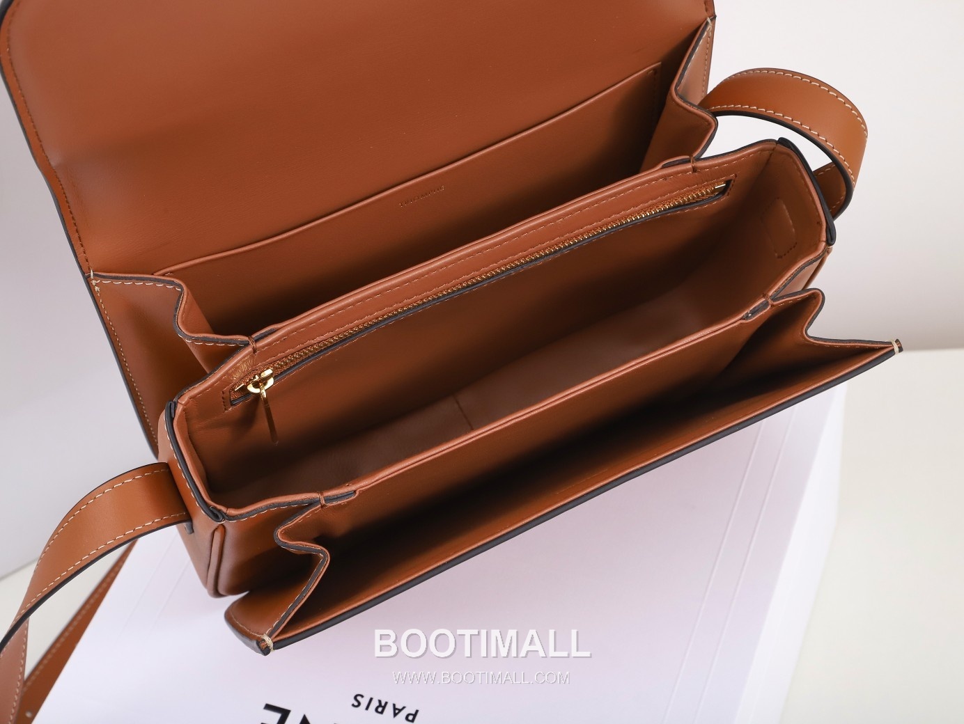 Celine Triomphe Calfskin Leather Shoulder Bag with Flap Logo Detail 셀린느 트리옹프 카프스킨 레더 숄더백 199223 22.5cm 9