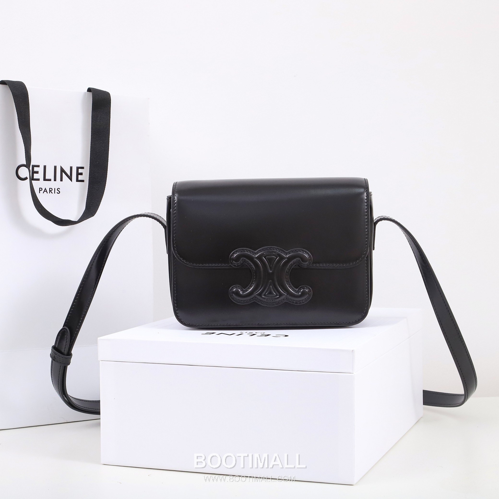 Celine Triomphe Calfskin Leather Crossbody Bag with Flap Logo Detail 셀린느 트리옹프 카프스킨 레더 크로스바디백 199233 18.5cm 1