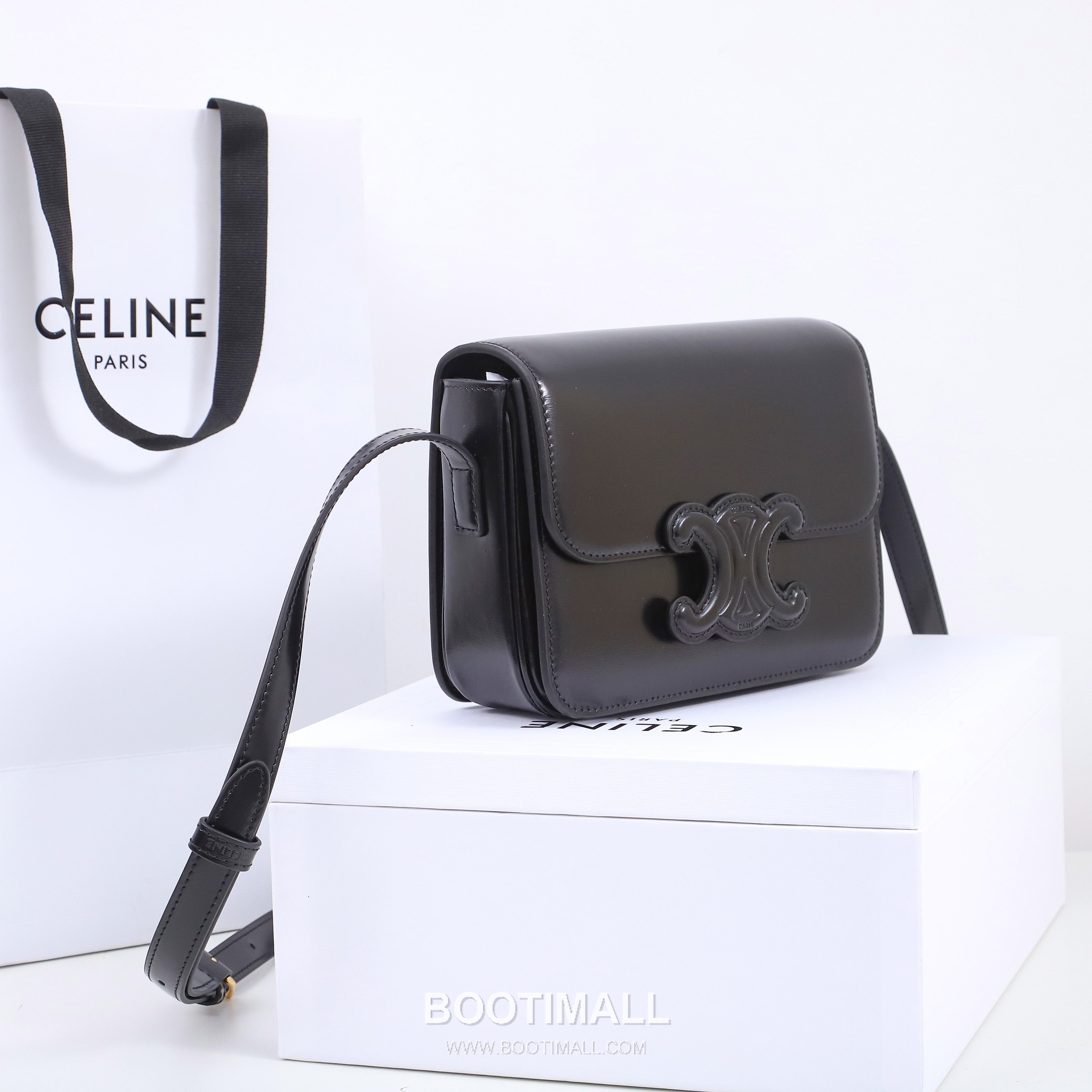 Celine Triomphe Calfskin Leather Crossbody Bag with Flap Logo Detail 셀린느 트리옹프 카프스킨 레더 크로스바디백 199233 18.5cm 2