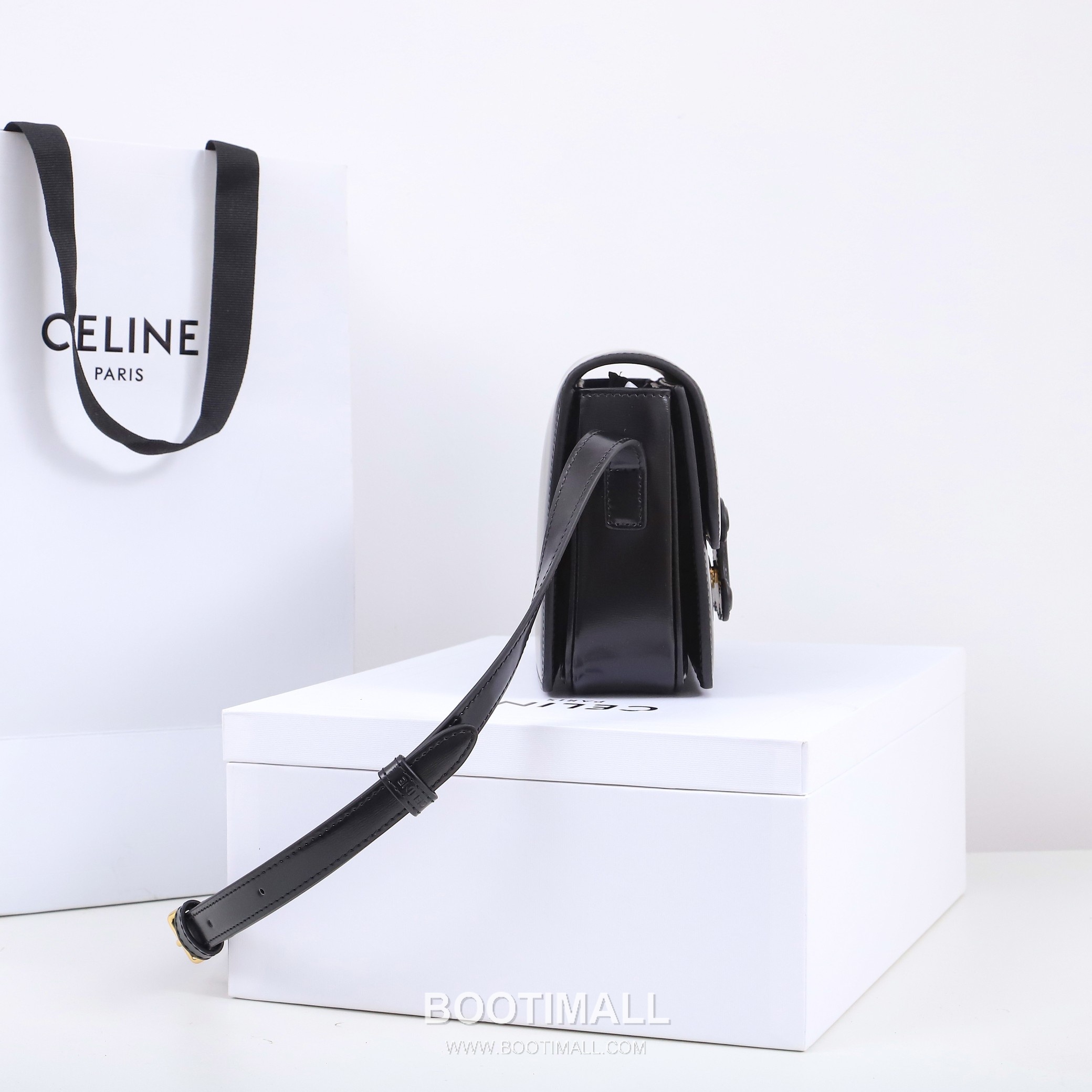 Celine Triomphe Calfskin Leather Crossbody Bag with Flap Logo Detail 셀린느 트리옹프 카프스킨 레더 크로스바디백 199233 18.5cm 3