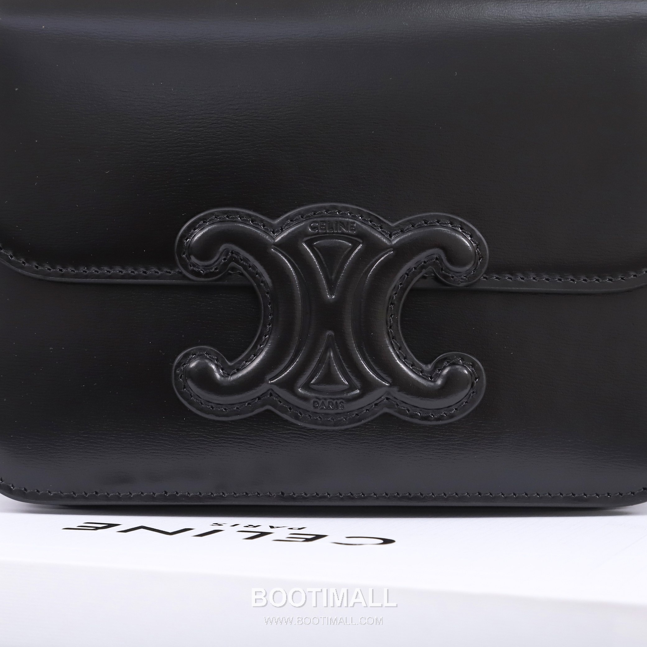 Celine Triomphe Calfskin Leather Crossbody Bag with Flap Logo Detail 셀린느 트리옹프 카프스킨 레더 크로스바디백 199233 18.5cm 5