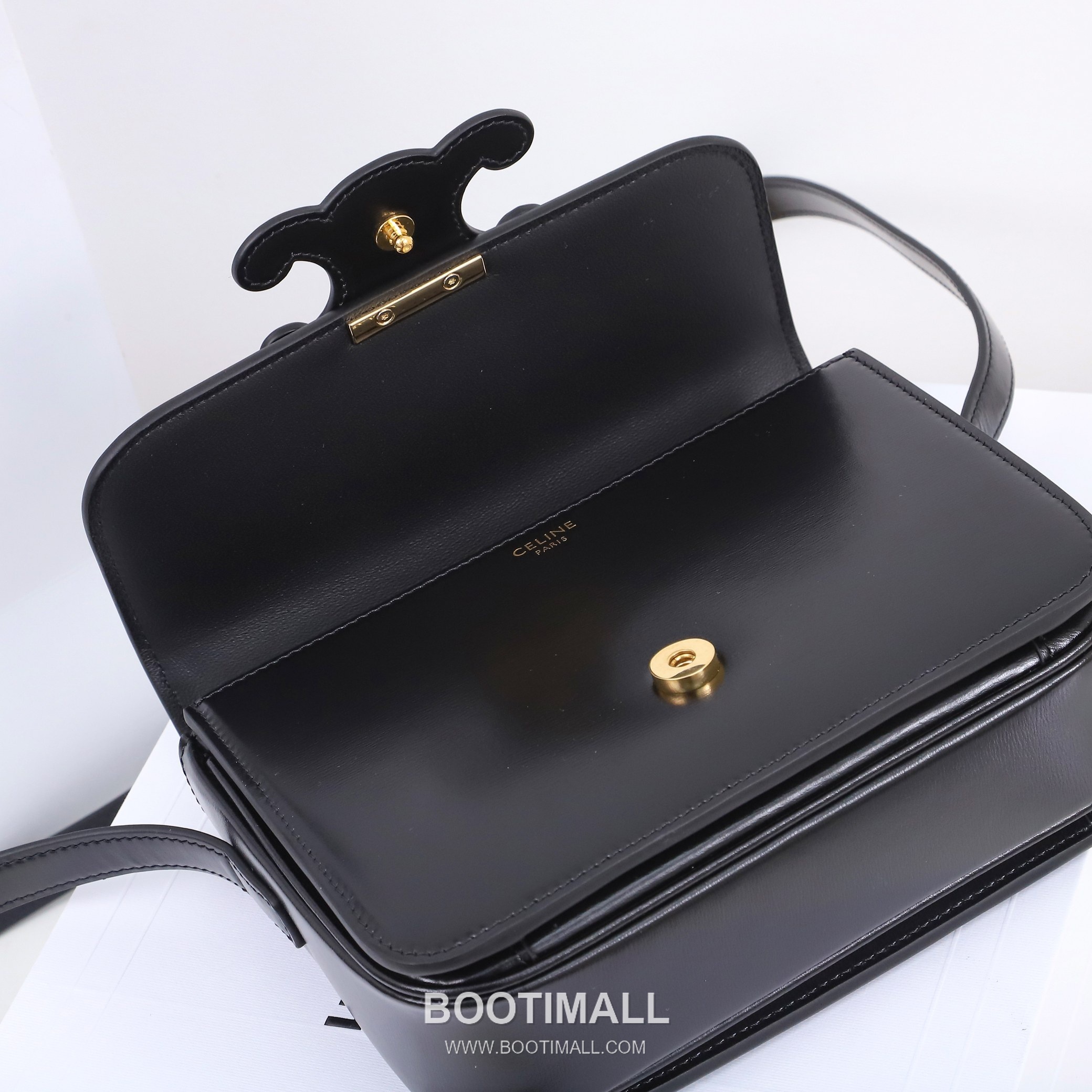 Celine Triomphe Calfskin Leather Crossbody Bag with Flap Logo Detail 셀린느 트리옹프 카프스킨 레더 크로스바디백 199233 18.5cm 7