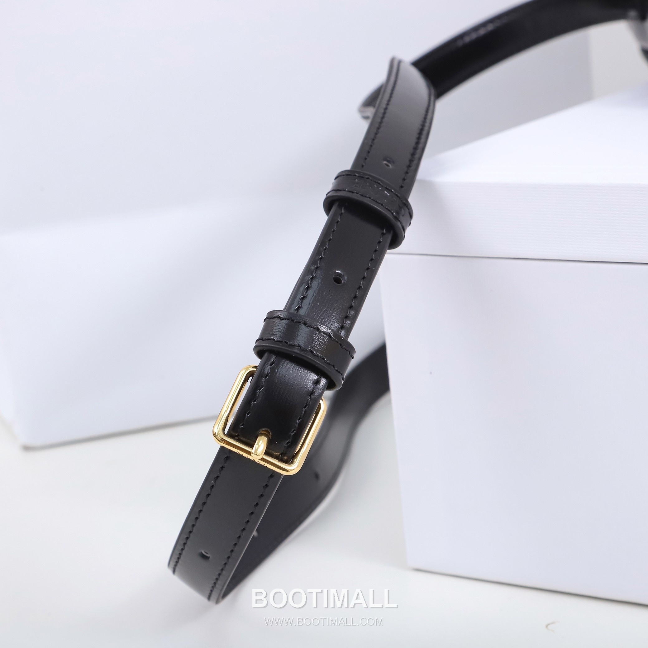 Celine Triomphe Calfskin Leather Crossbody Bag with Flap Logo Detail 셀린느 트리옹프 카프스킨 레더 크로스바디백 199233 18.5cm 8