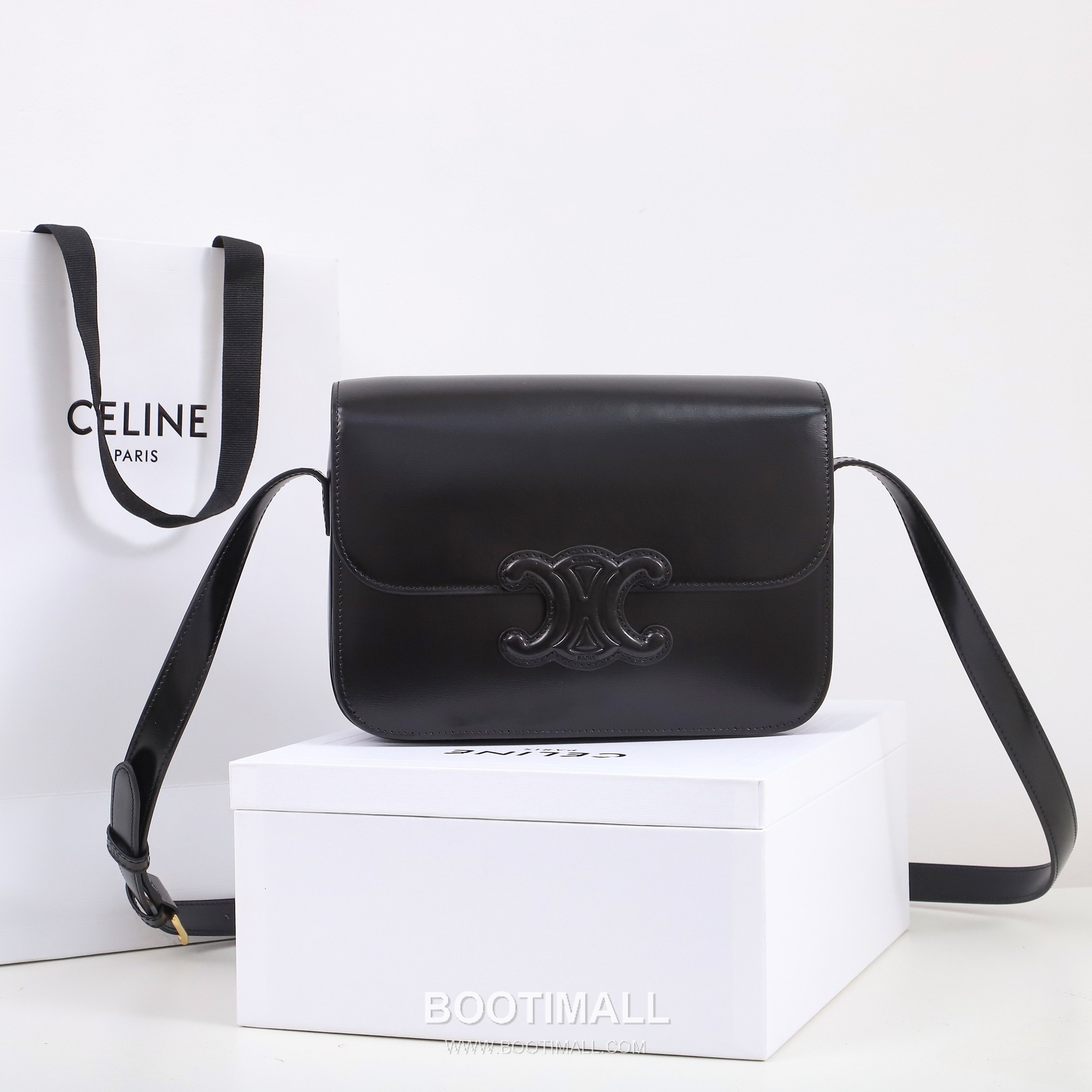Celine Triomphe Calfskin Leather Shoulder Bag with Flap Logo Detail 셀린느 트리옹프 카프스킨 레더 숄더백 199223 22.5cm 1