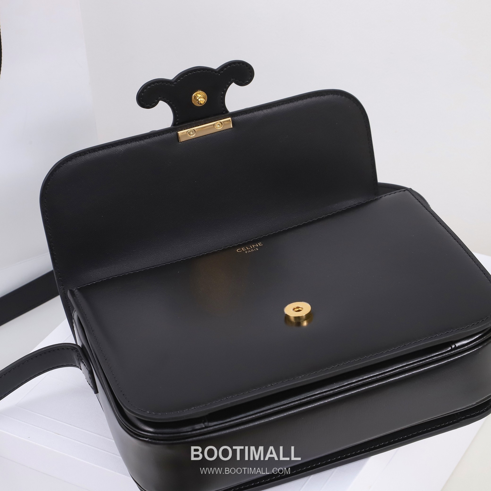 Celine Triomphe Calfskin Leather Shoulder Bag with Flap Logo Detail 셀린느 트리옹프 카프스킨 레더 숄더백 199223 22.5cm 7