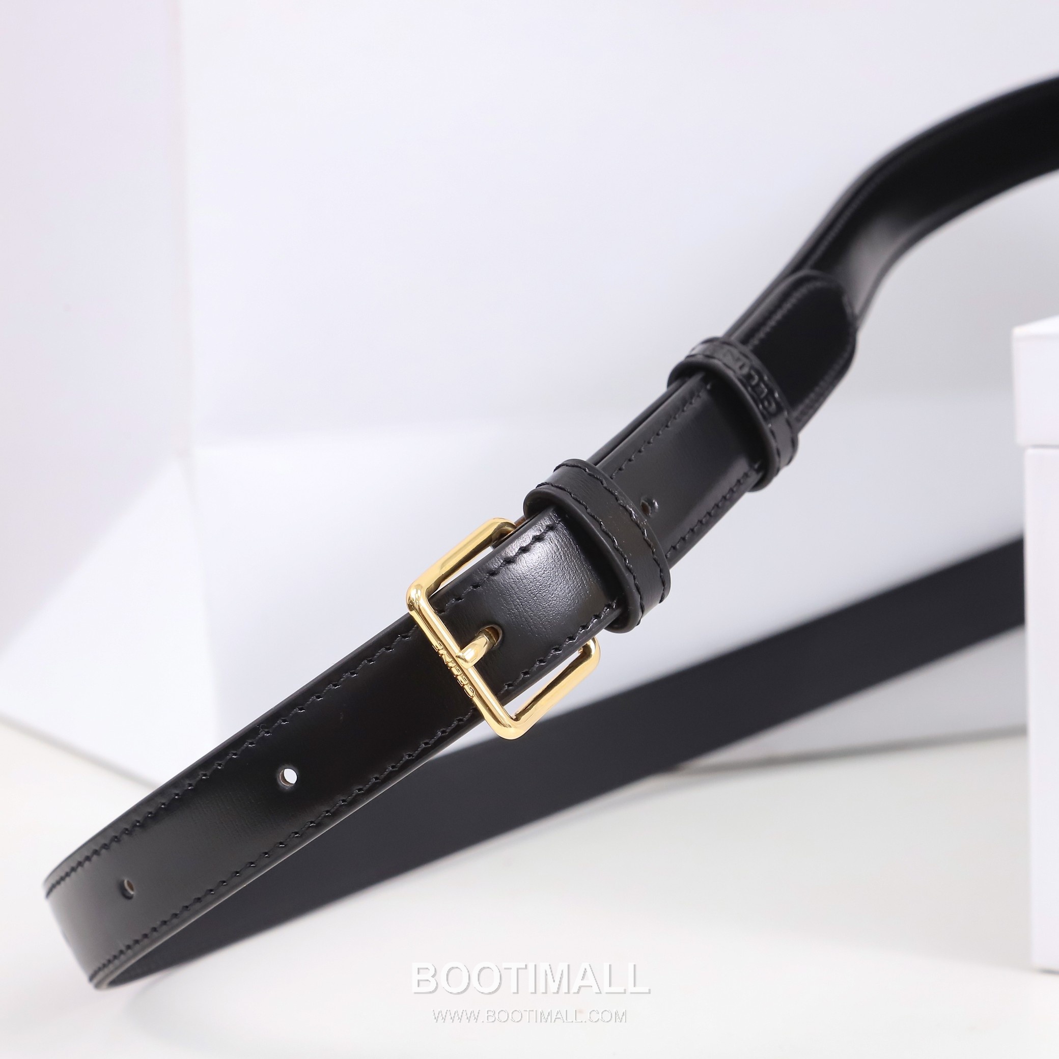 Celine Triomphe Calfskin Leather Shoulder Bag with Flap Logo Detail 셀린느 트리옹프 카프스킨 레더 숄더백 199223 22.5cm 8