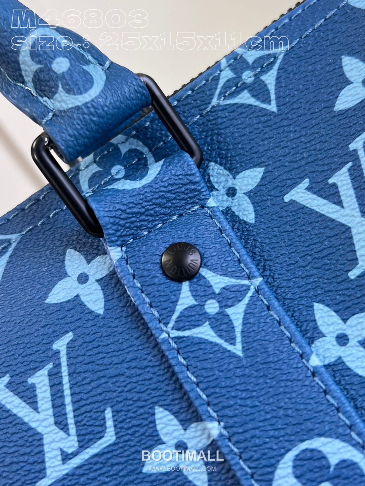 Louis Vuitton Keepall Bandoulière 25 Bag Coated Canvas Leather Trim Duffle Shoulder Bag with Strap 루이비통 키폴 반둘리에 25 코팅 캔버스 레더 트리밍 더플 숄더백 스트랩 M46803 25cm 2