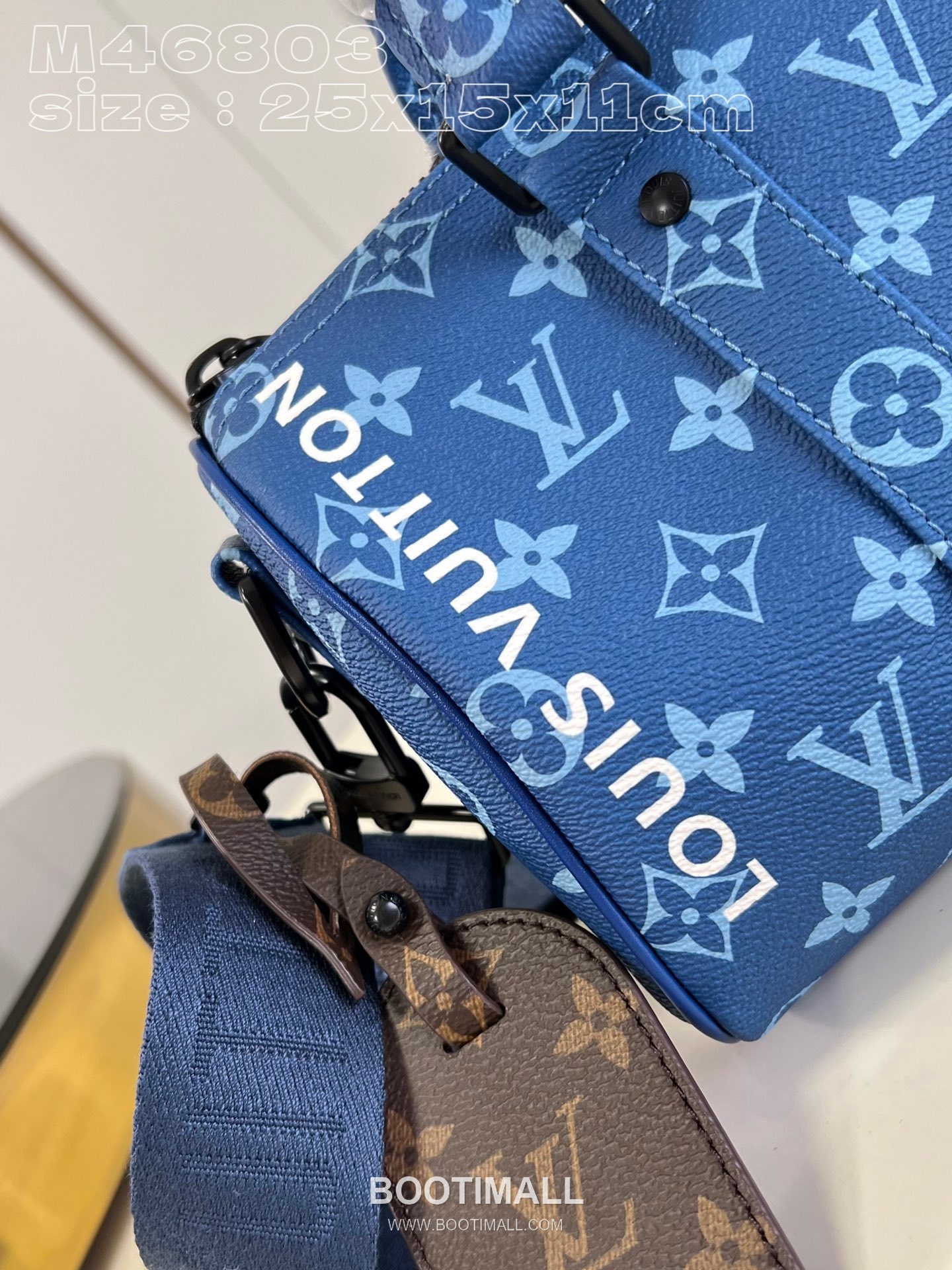 Louis Vuitton Keepall Bandoulière 25 Bag Coated Canvas Leather Trim Duffle Shoulder Bag with Strap 루이비통 키폴 반둘리에 25 코팅 캔버스 레더 트리밍 더플 숄더백 스트랩 M46803 25cm 3